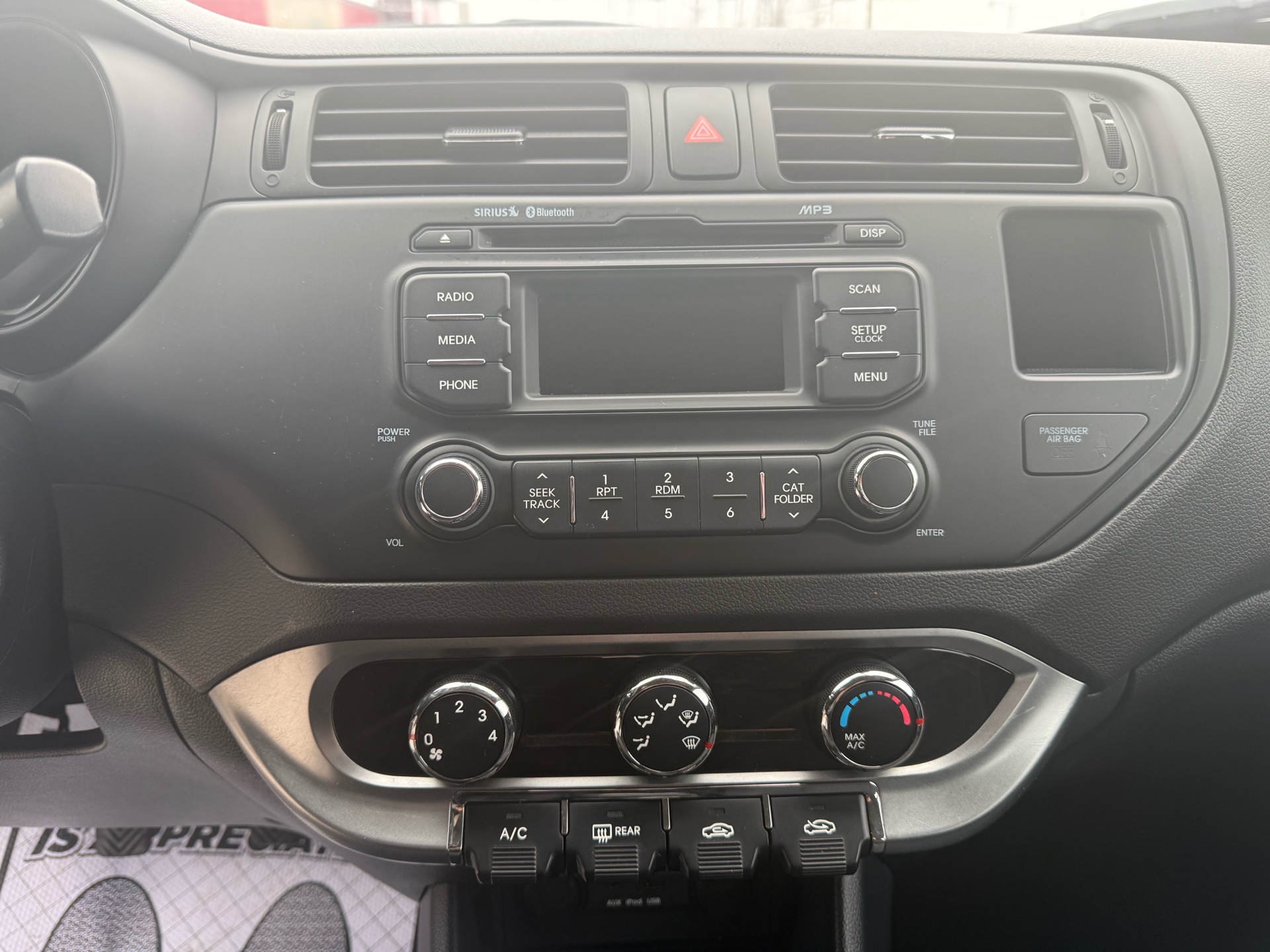 /carage/2013-Kia-Rio-12151488115107911.jpg