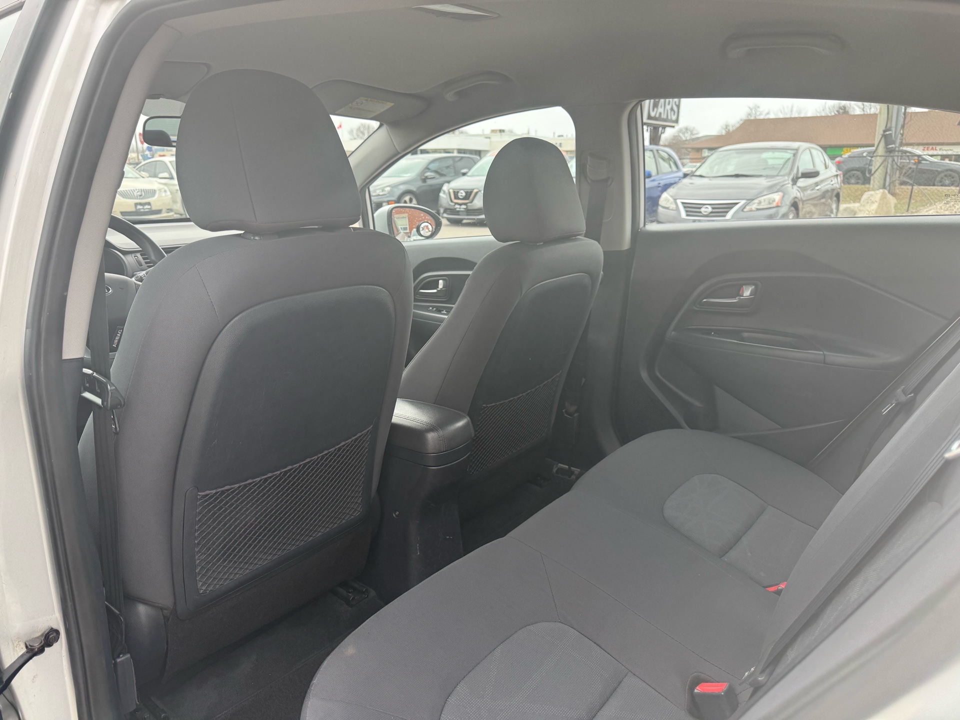 /carage/2013-Kia-Rio-354922557451401.jpg