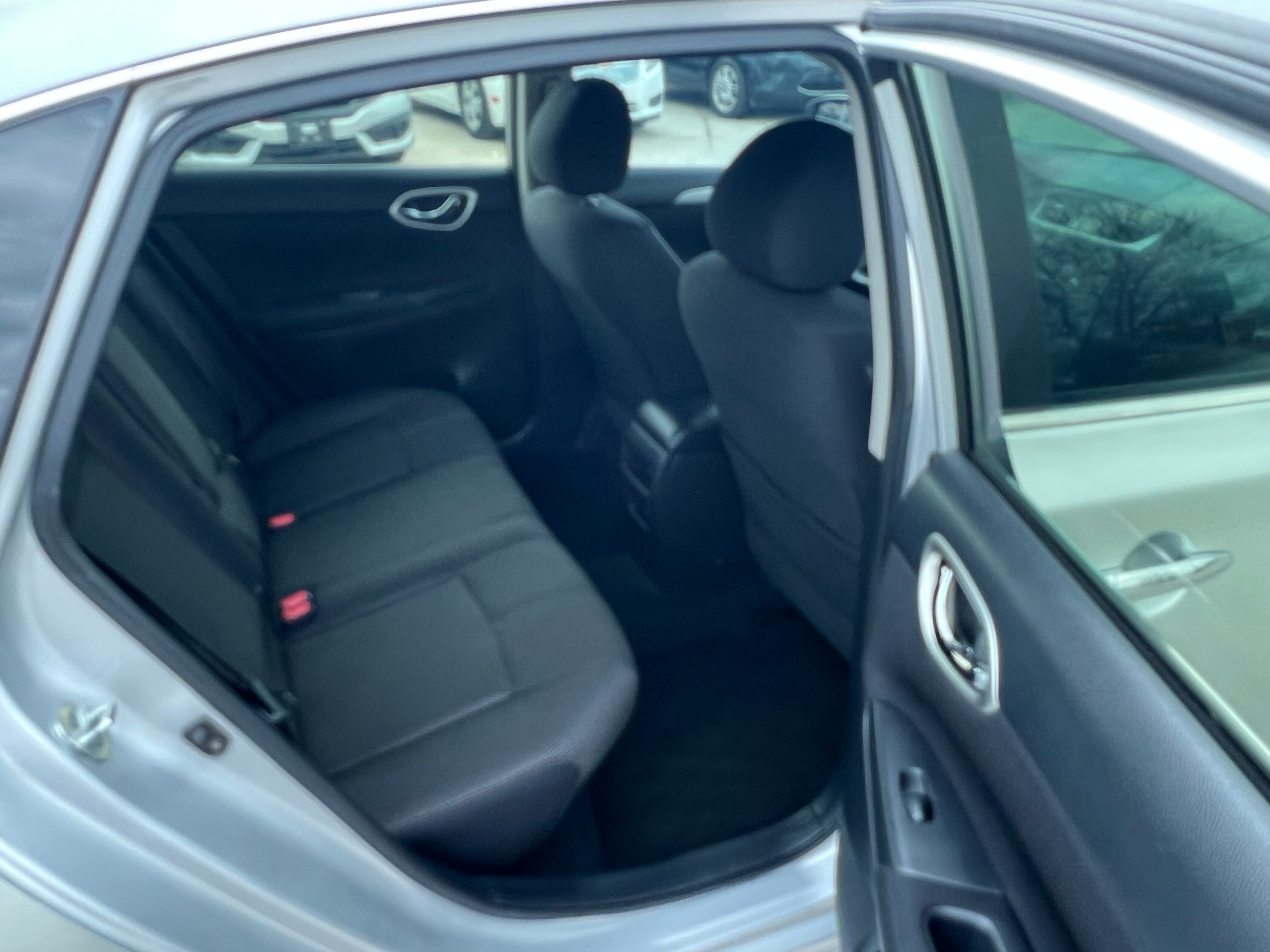 /carage/2013-Nissan-Sentra-736802535617737.jpg