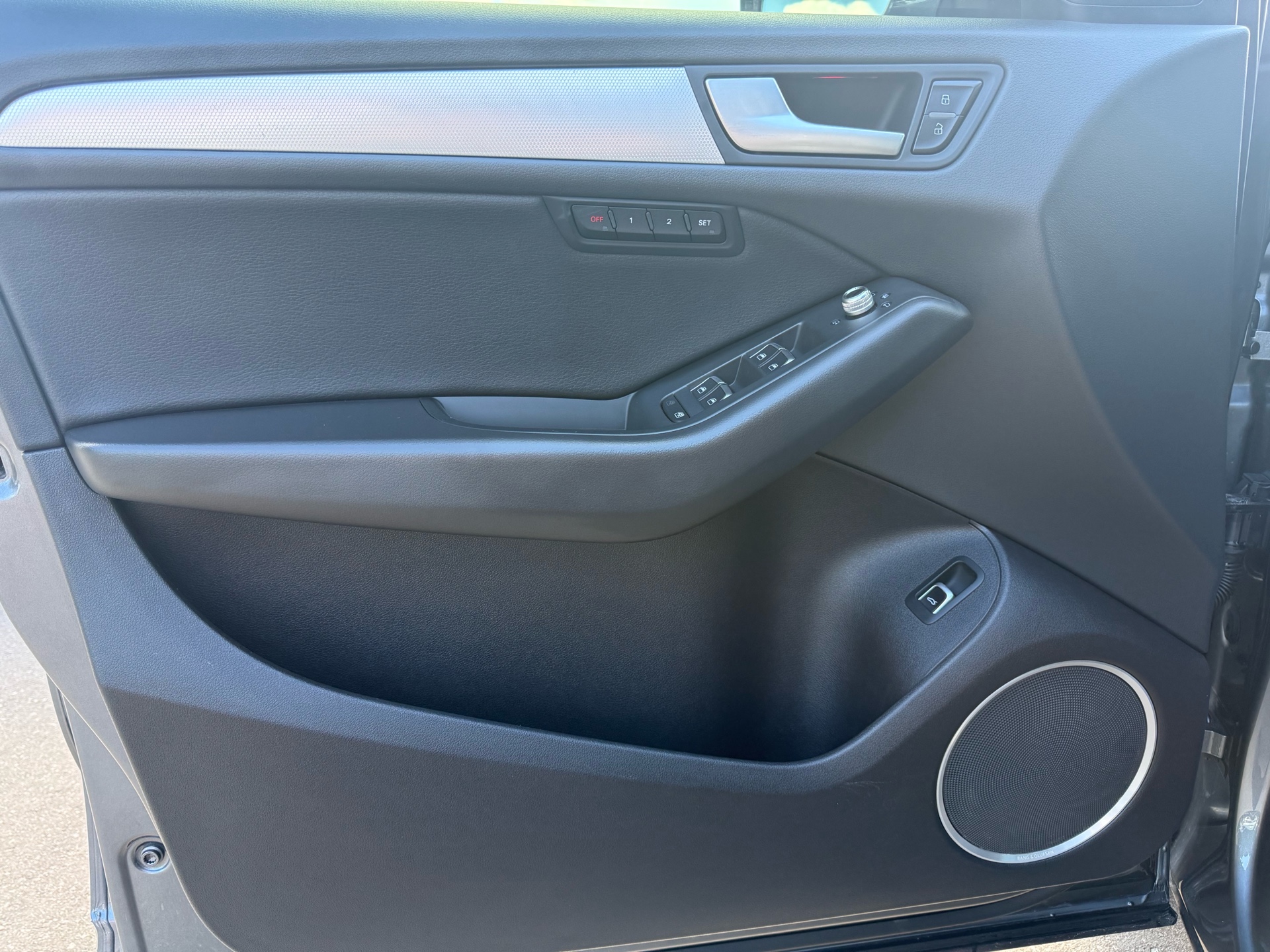 /carage/2014-Audi-Q5-47526492978648105.jpg