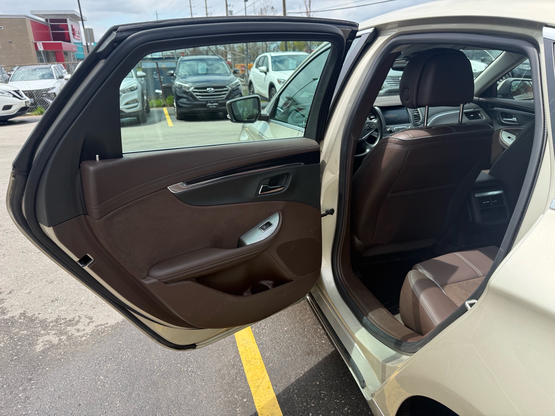 /carage/2014-Chevrolet-Impala-04676281025862372.jpg