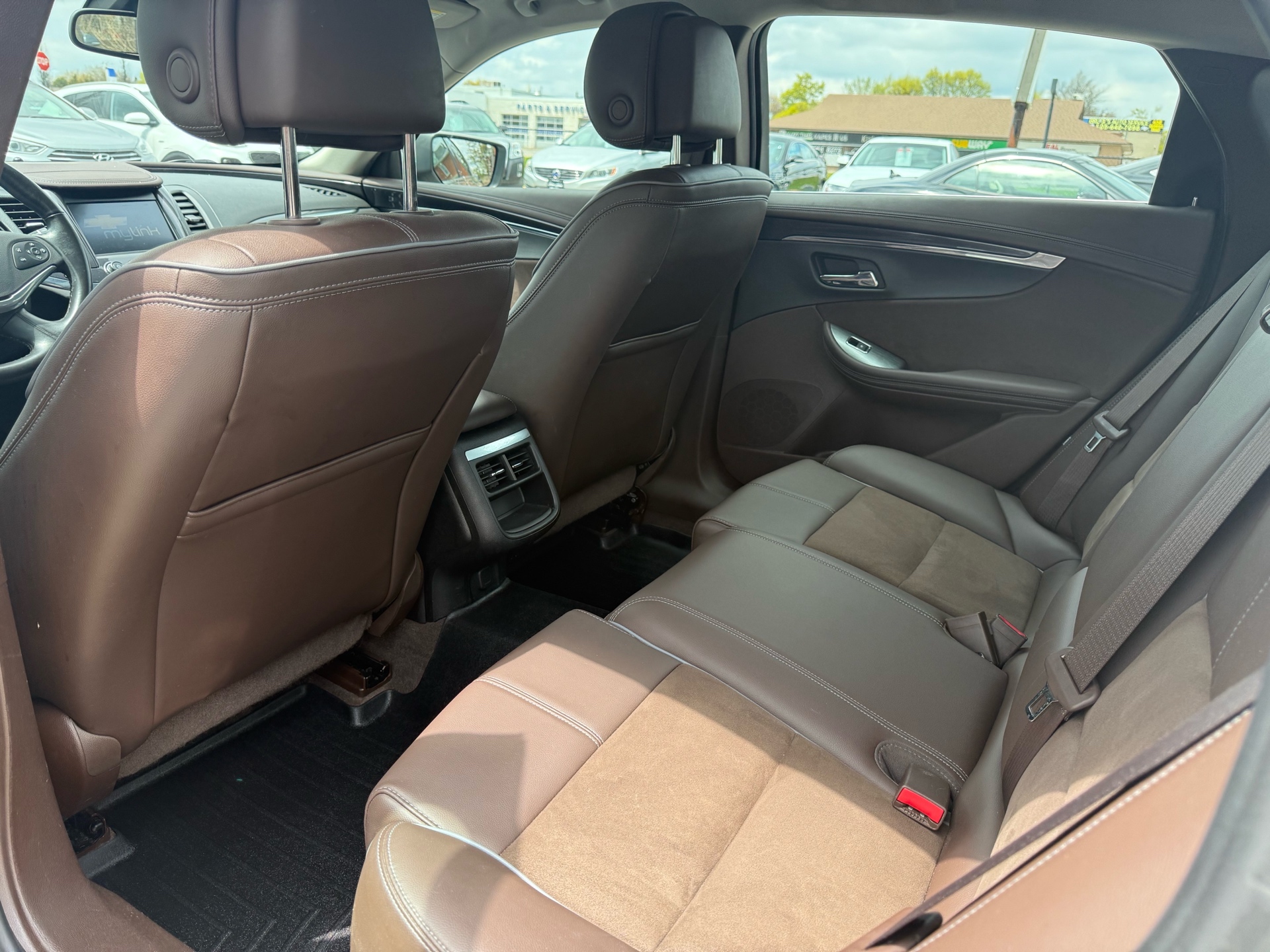 /carage/2014-Chevrolet-Impala-307844156699818.jpg