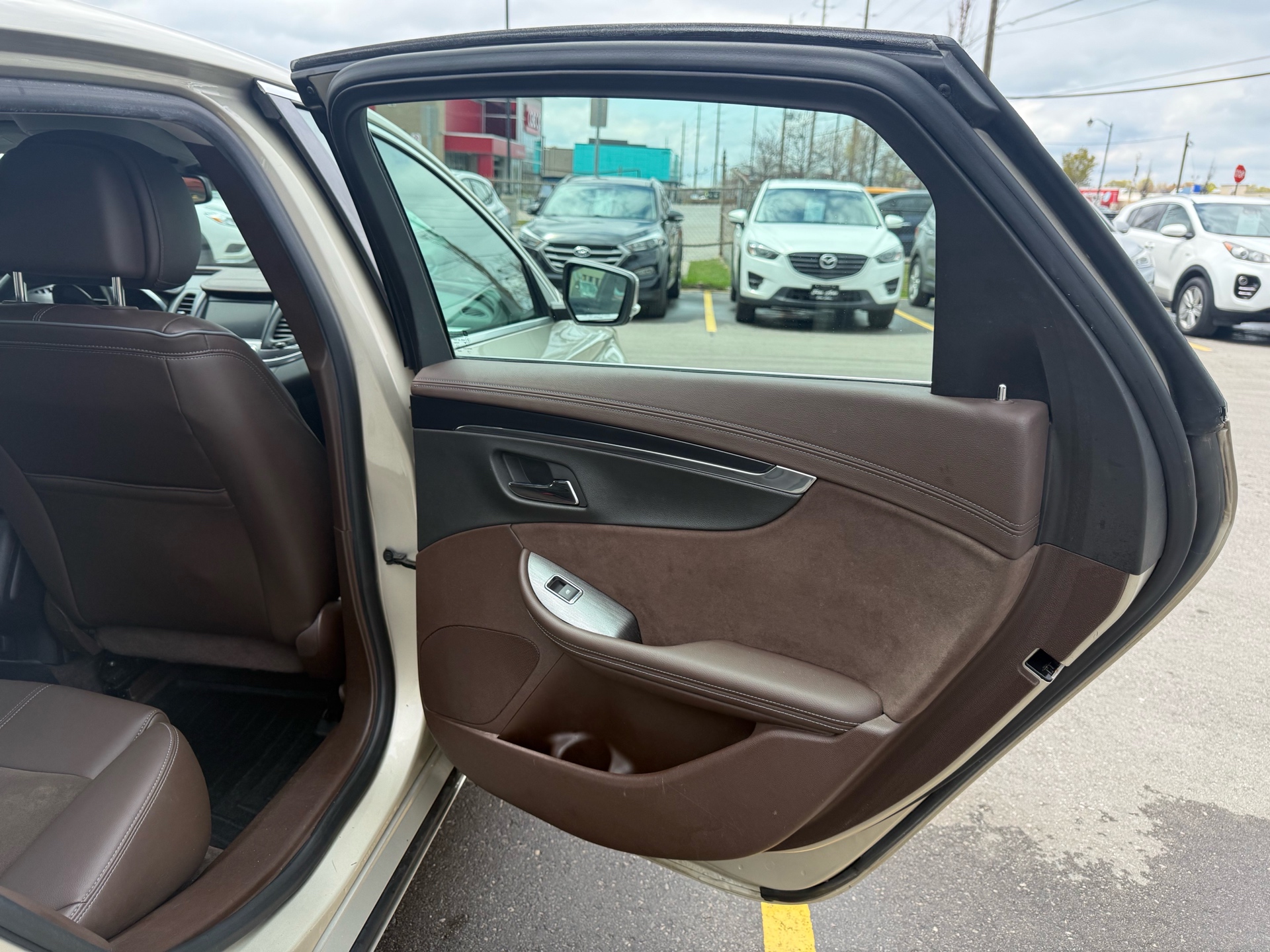 /carage/2014-Chevrolet-Impala-9205890545126902.jpg