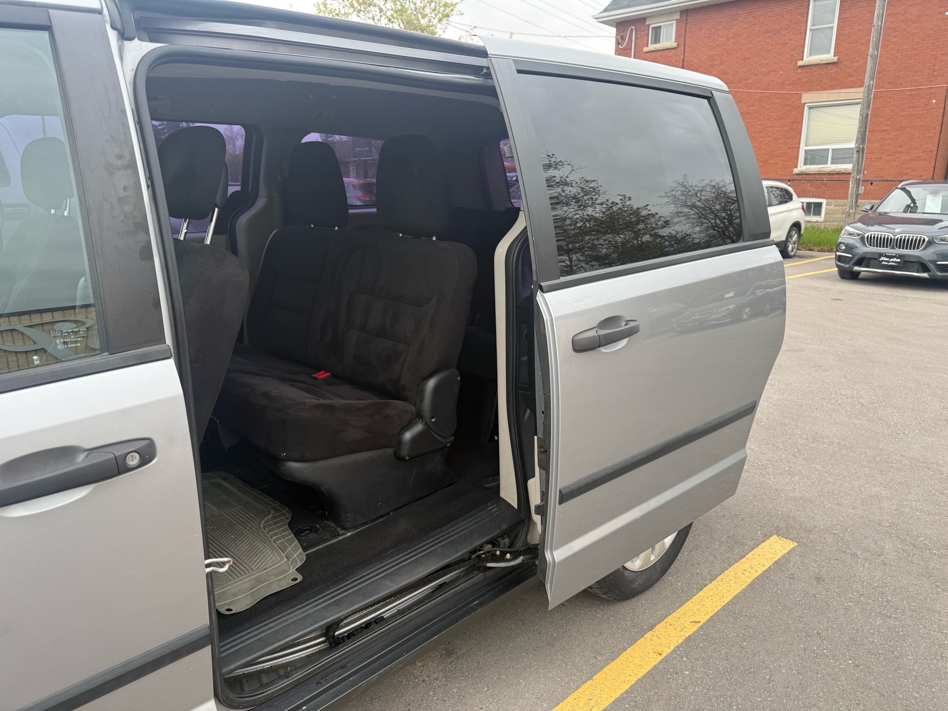 /carage/2014-Dodge-GrandCaravan-33962525983307756.jpg