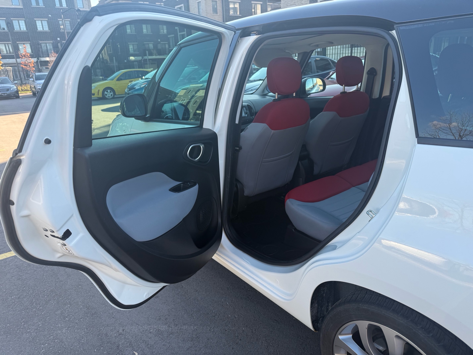 /carage/2014-FIAT-500L-3772537976595549.jpg
