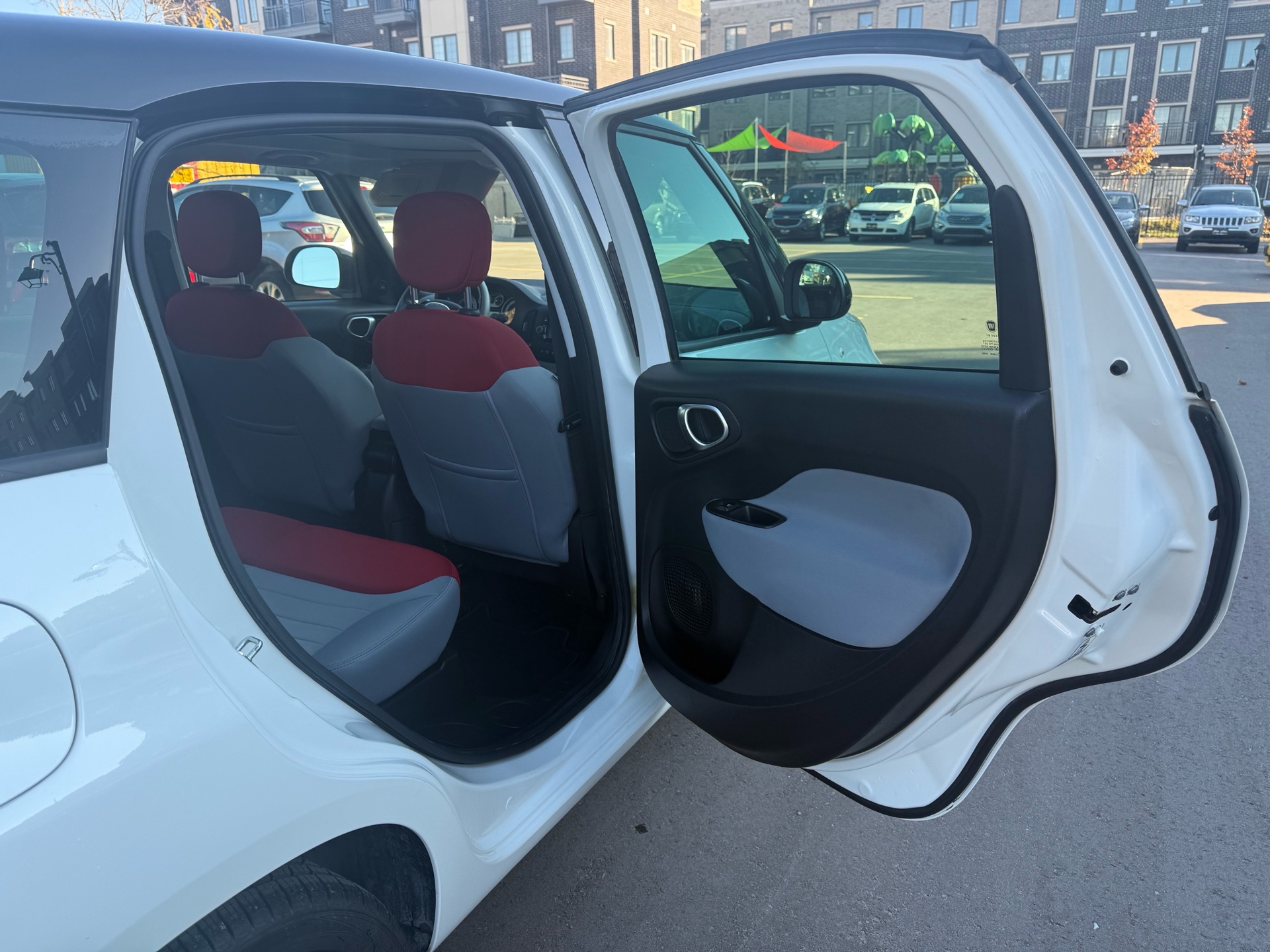 /carage/2014-FIAT-500L-5867389028890659.jpg