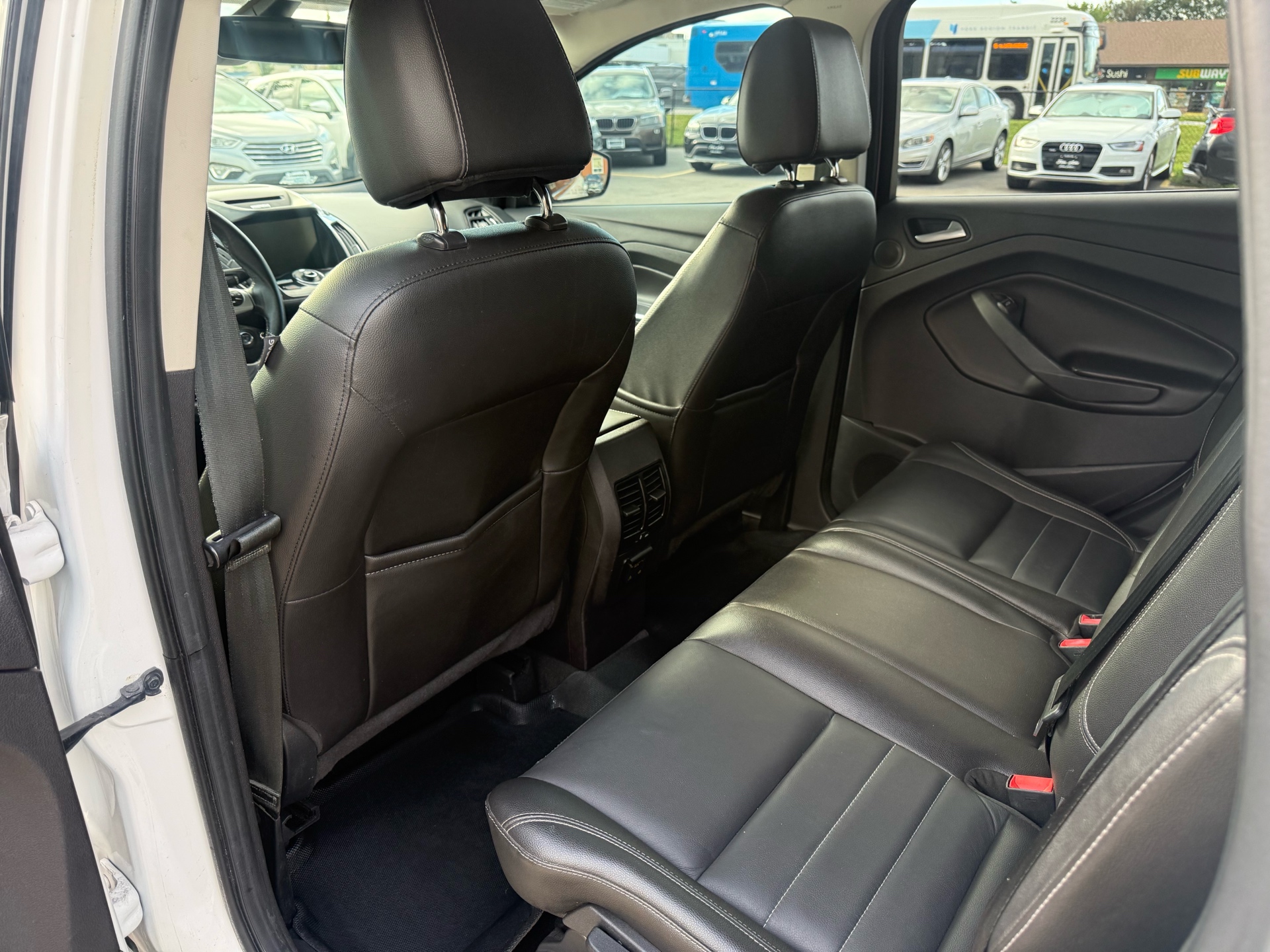 /carage/2014-Ford-Escape-04278189004890143.jpg