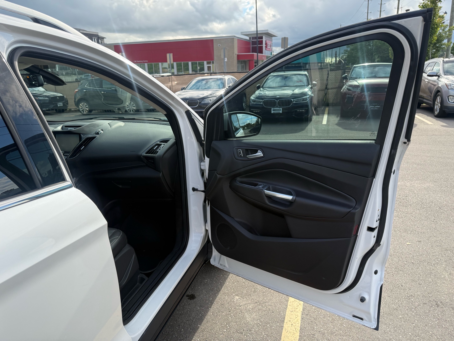 /carage/2014-Ford-Escape-4787309313472581.jpg