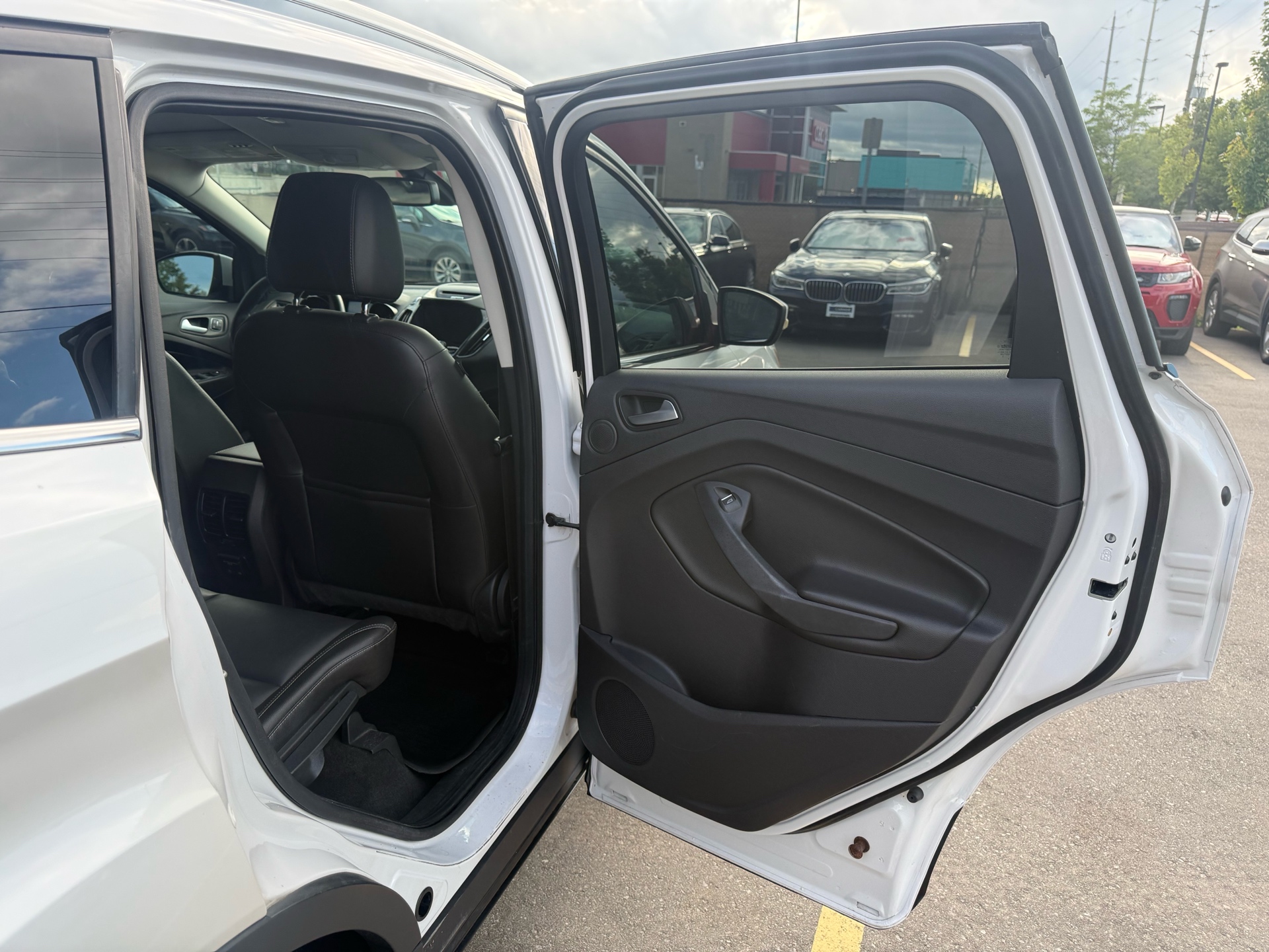 /carage/2014-Ford-Escape-5970365216653852.jpg