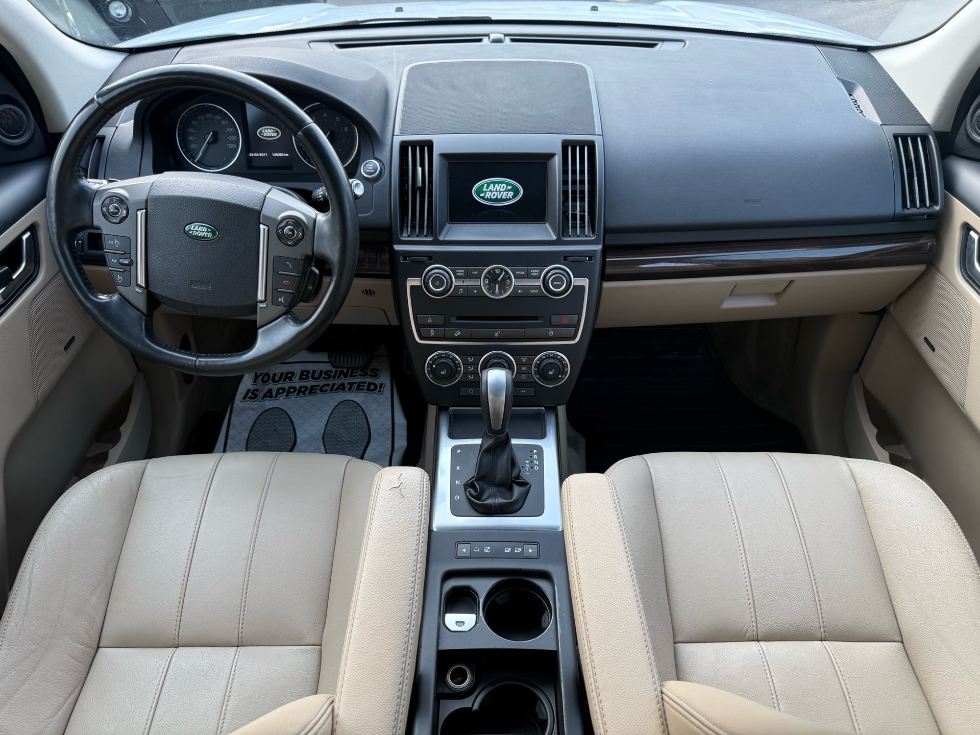 /carage/2014-LandRover-LR2-020279287654622058.jpg