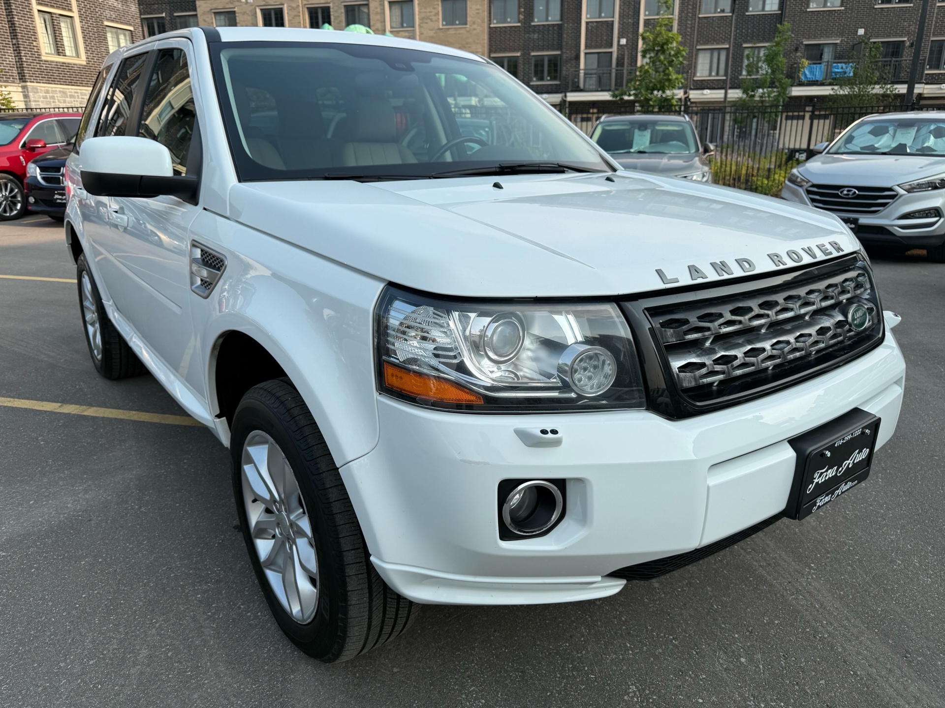 /carage/2014-LandRover-LR2-3083771738221086.jpg