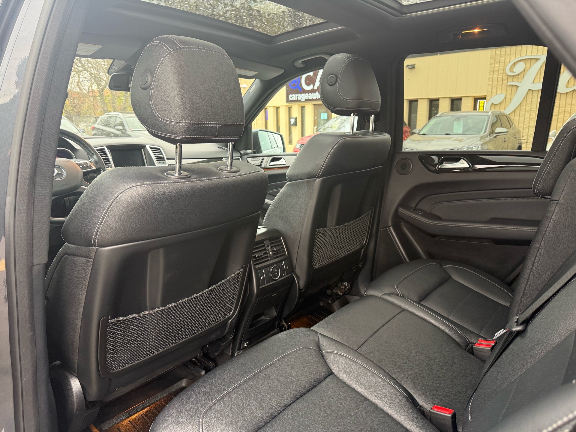 /carage/2014-Mercedes-Benz-M-Class-9496983188699821.jpg