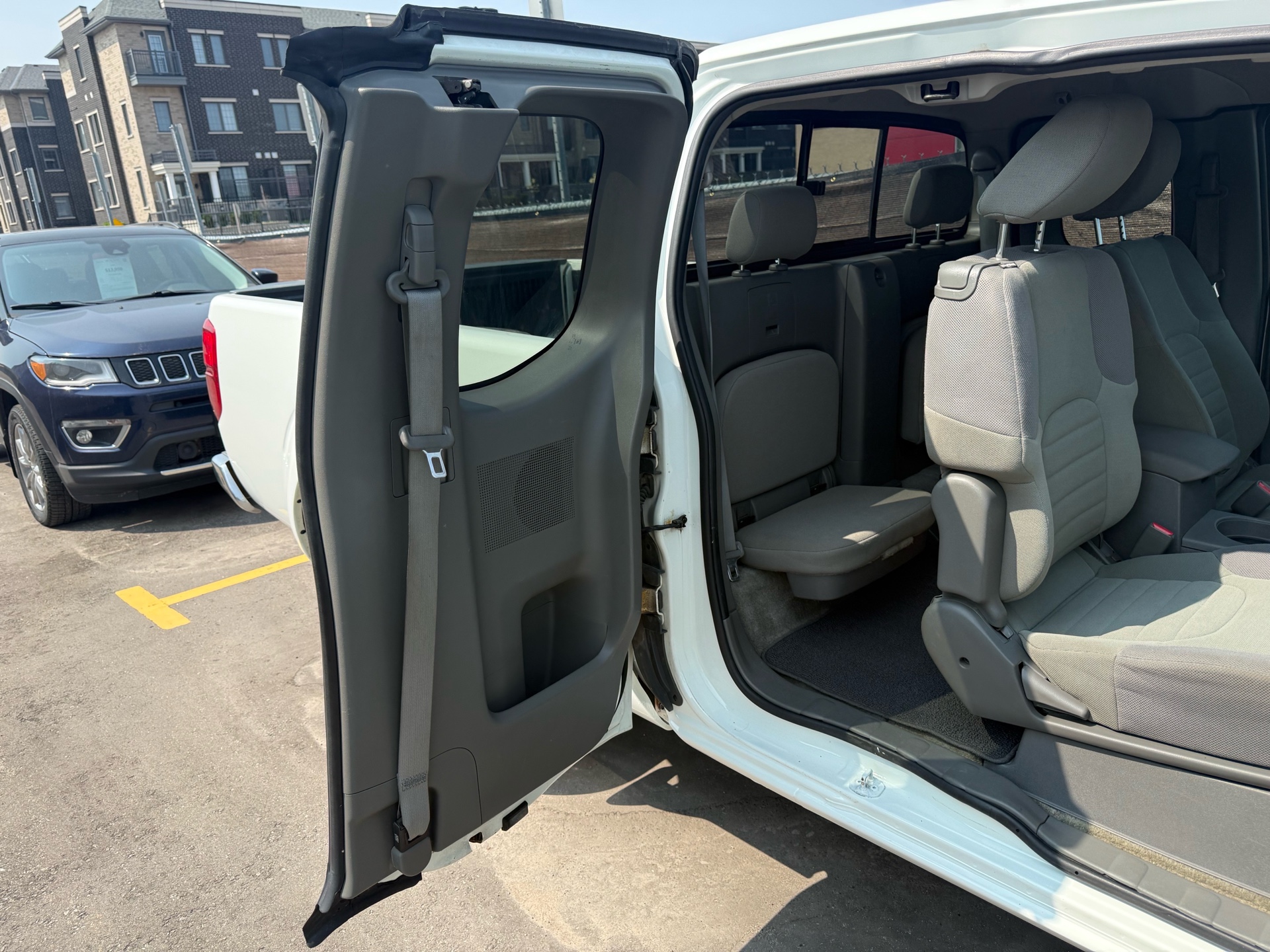 /carage/2014-Nissan-Frontier-02199508571653186.jpg