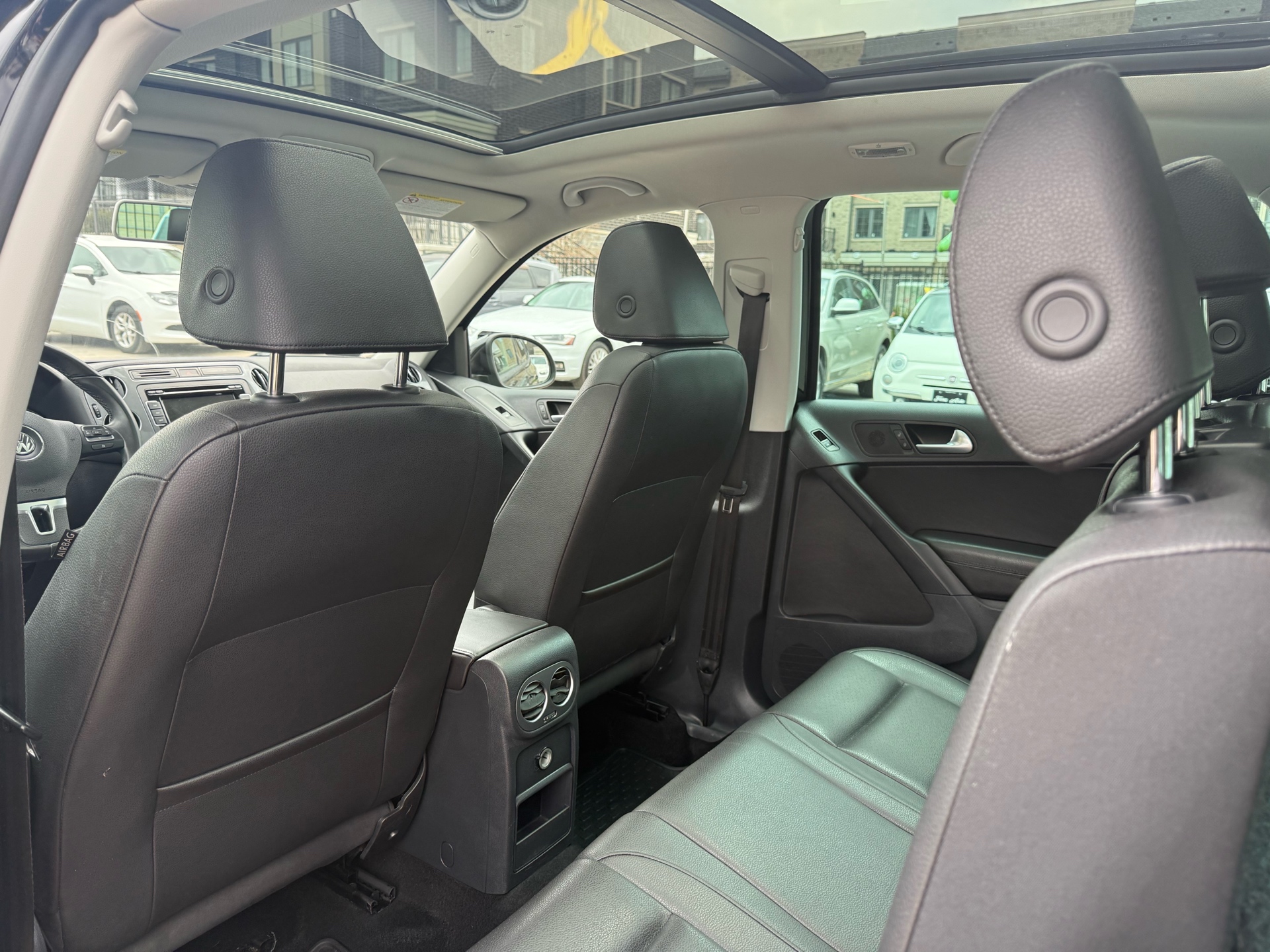 /carage/2014-Volkswagen-Tiguan-1797688868926819.jpg