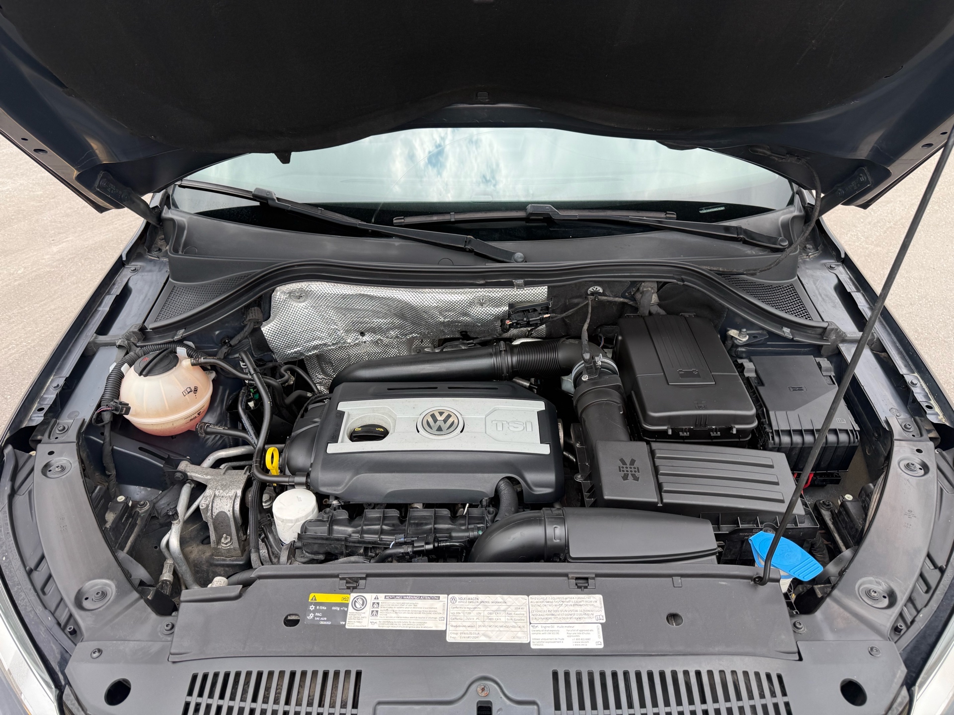 /carage/2014-Volkswagen-Tiguan-47351090811899677.jpg