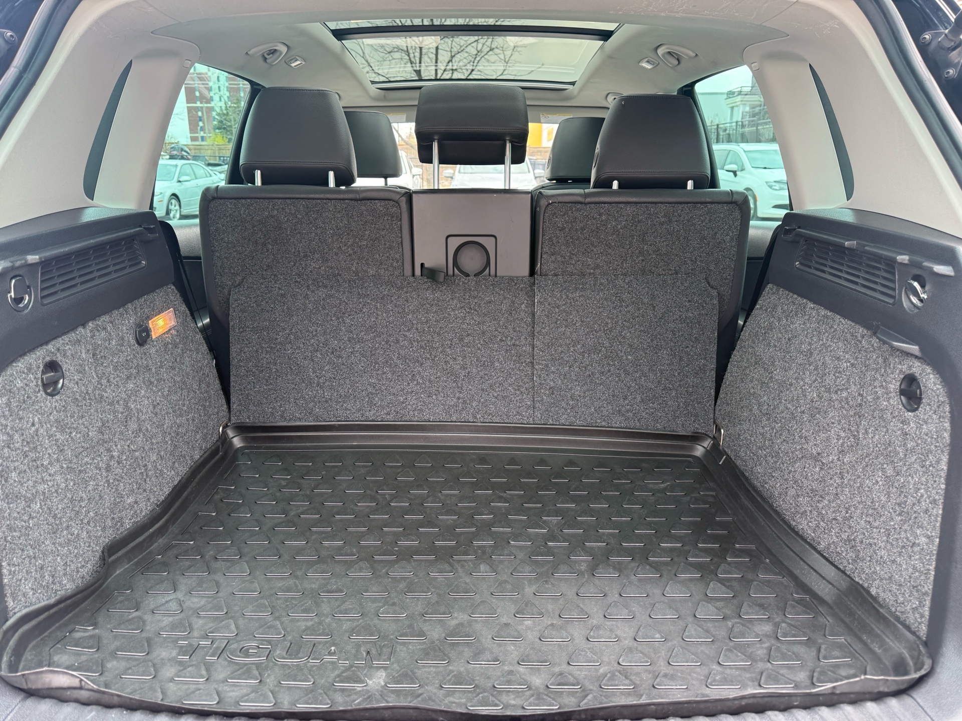 /carage/2014-Volkswagen-Tiguan-6402851818549053.jpg