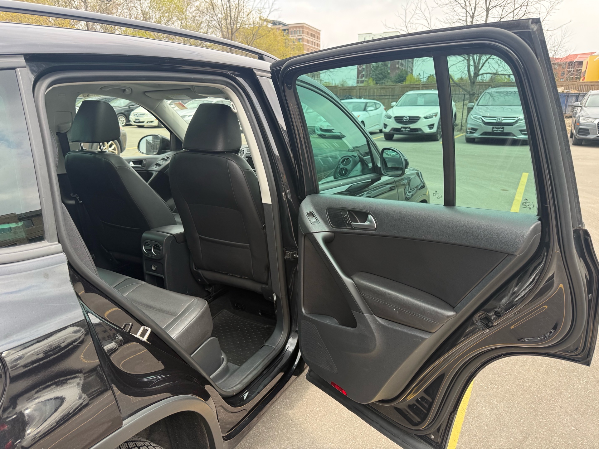 /carage/2014-Volkswagen-Tiguan-7736368704530017.jpg