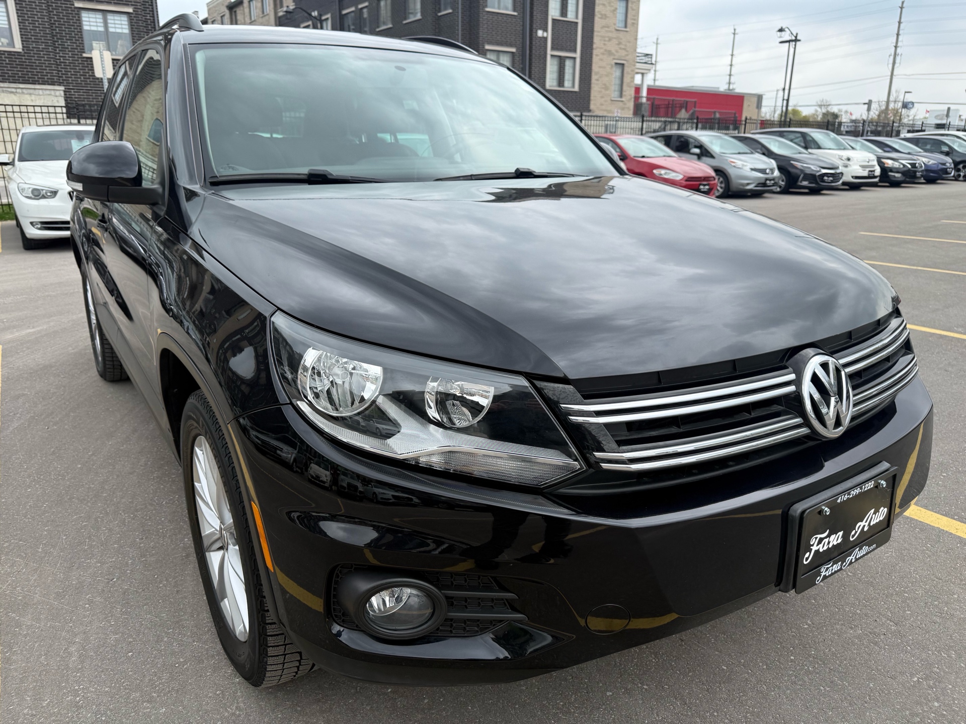 /carage/2014-Volkswagen-Tiguan-8564337244486393.jpg