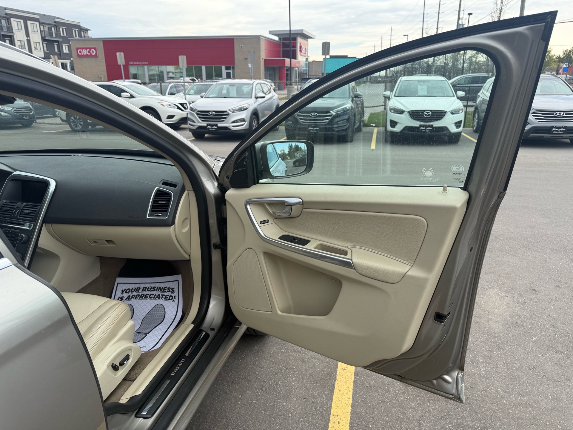 /carage/2014-Volvo-XC60-49657190939822526.jpg