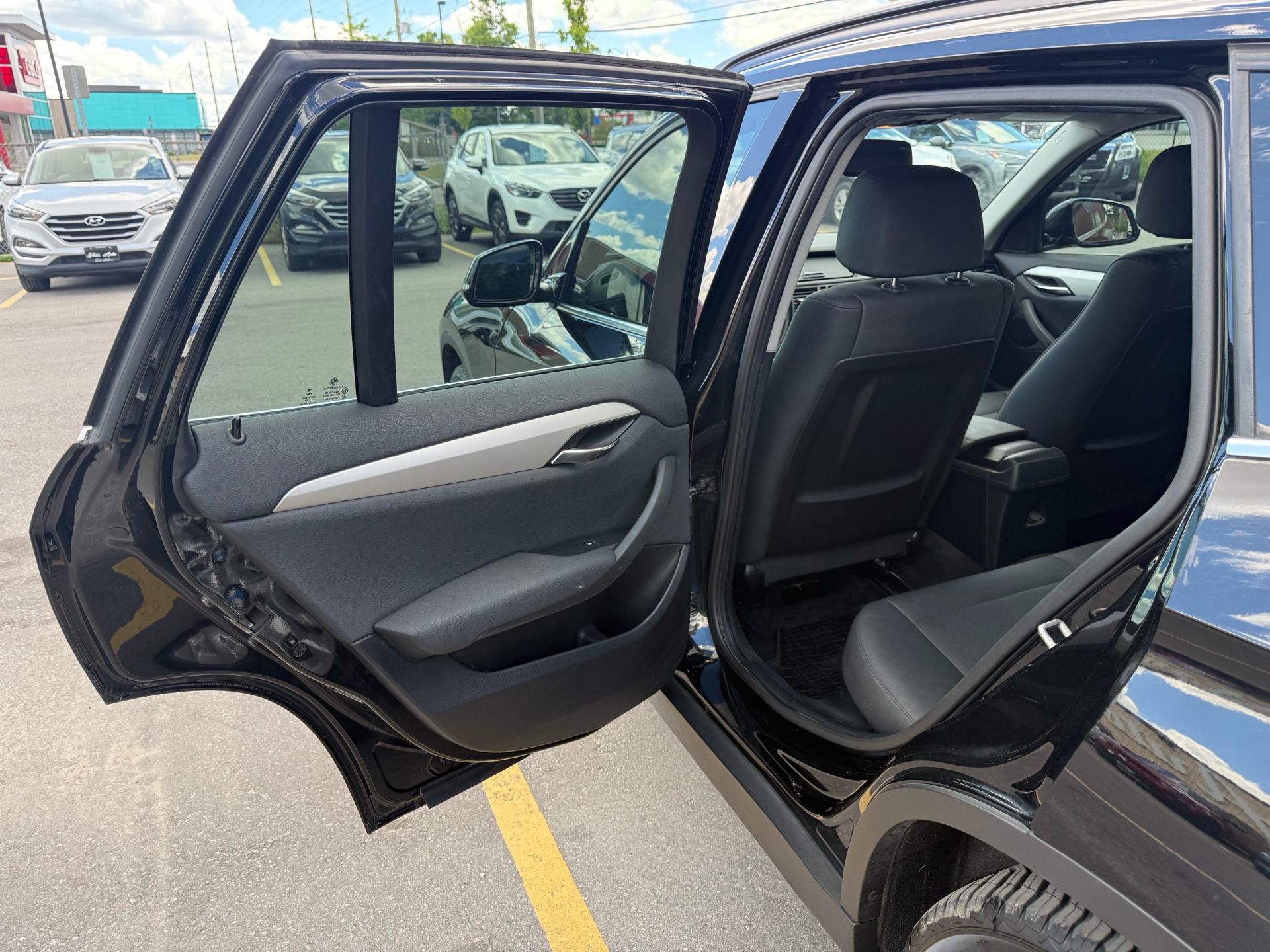 /carage/2015-BMW-X1-028447181592924364.jpg