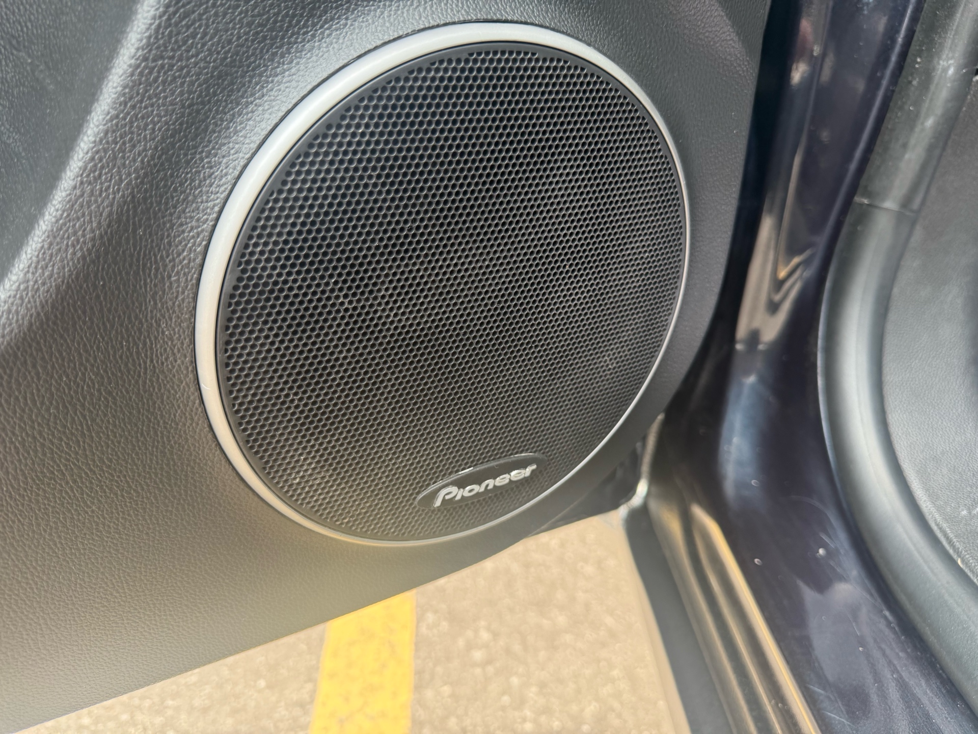 /carage/2015-Chevrolet-Cruze-2001043314892459.jpg