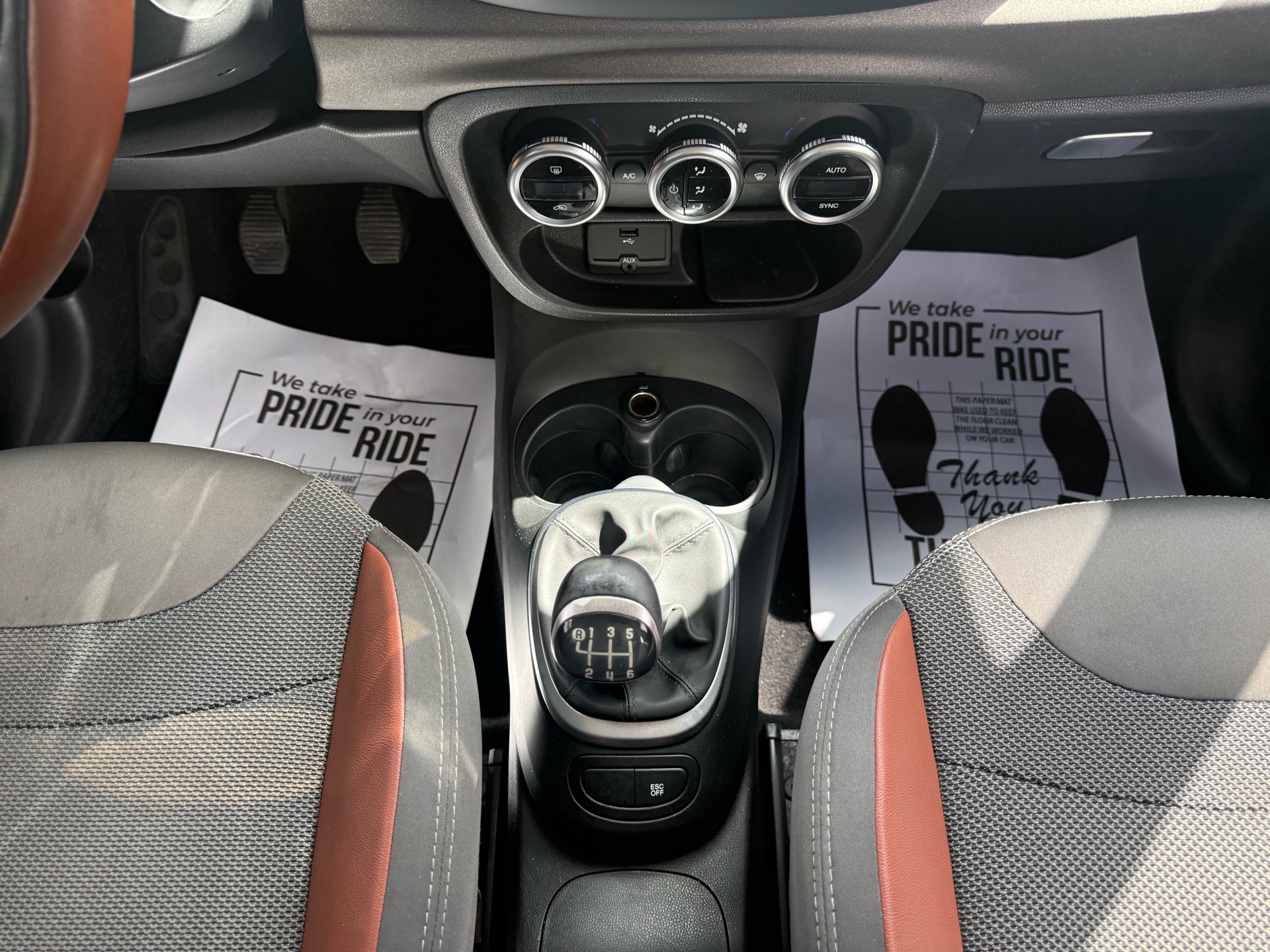 /carage/2015-Fiat-500L-08558297018853334.jpg