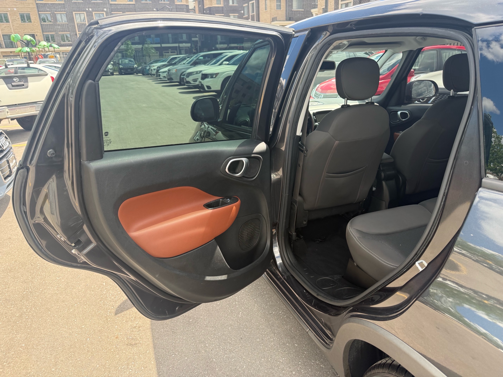 /carage/2015-Fiat-500L-12755605796917213.jpg