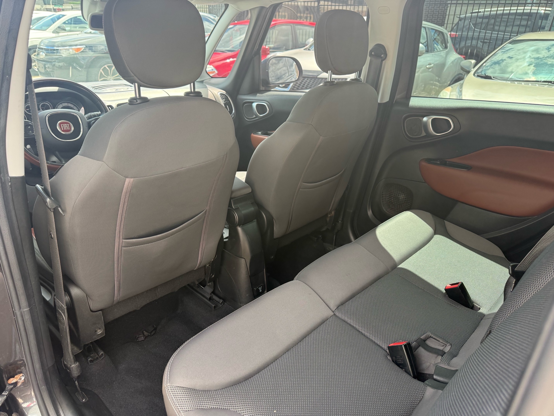 /carage/2015-Fiat-500L-823303521980717.jpg