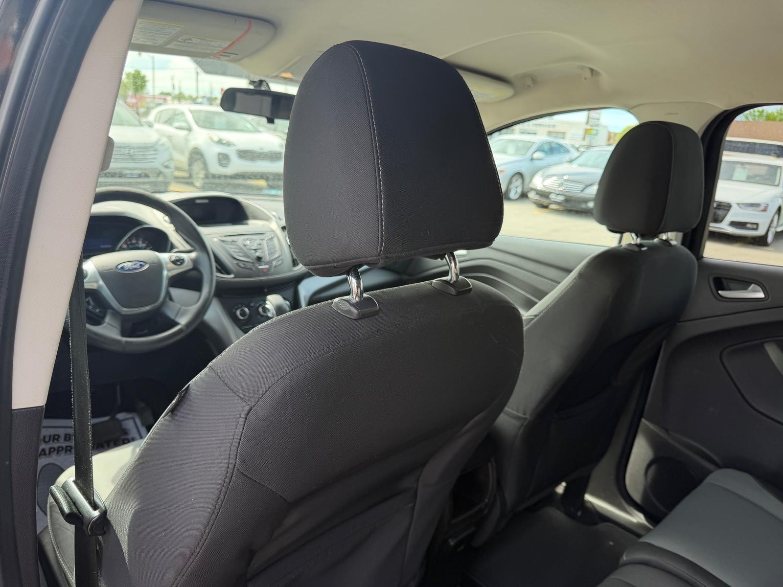 /carage/2015-Ford-Escape-05948230934245036.jpg