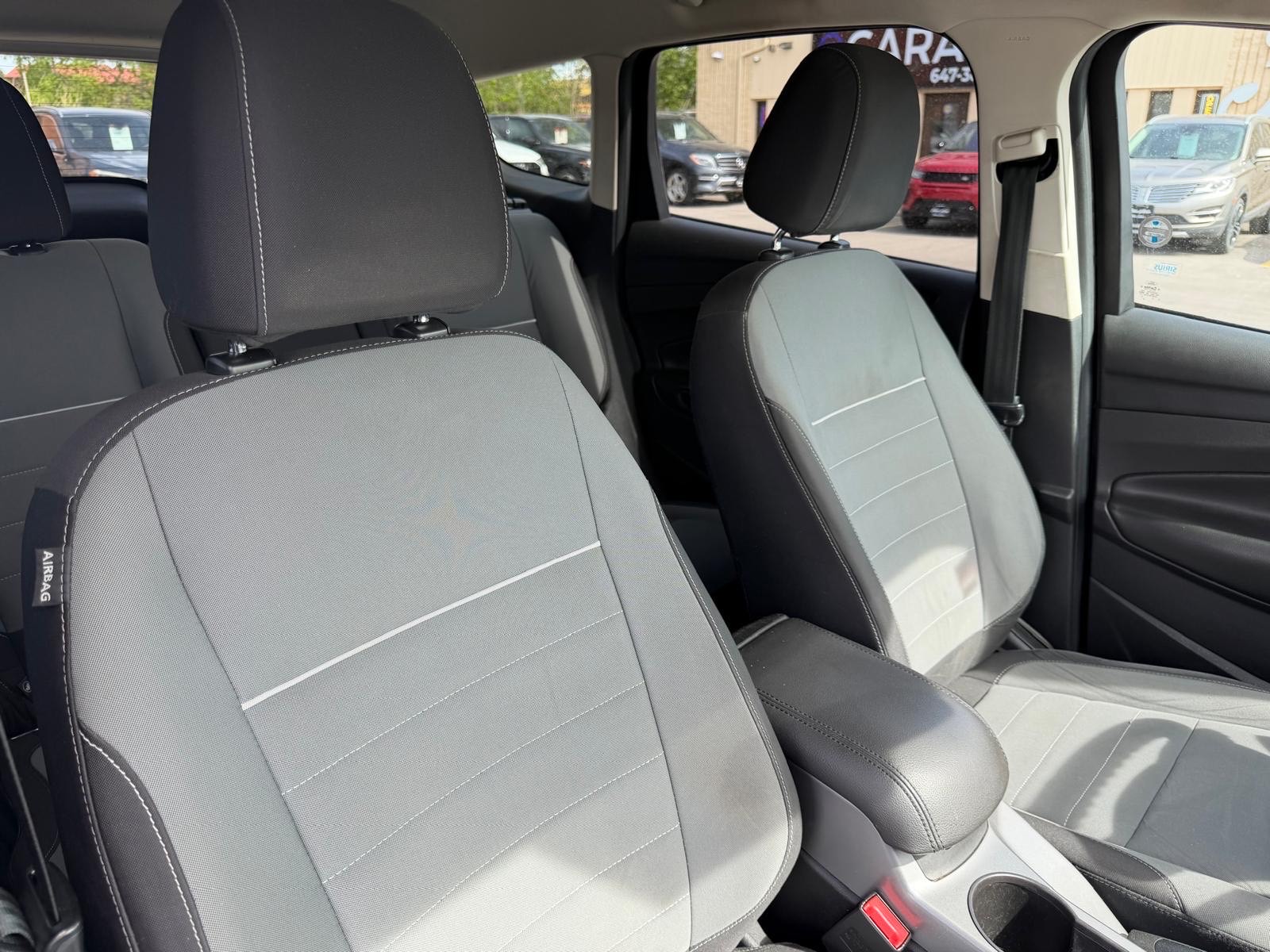 /carage/2015-Ford-Escape-1478730187912609.jpg