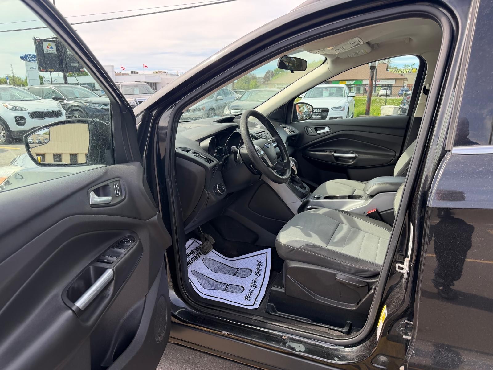 /carage/2015-Ford-Escape-21571604112337384.jpg
