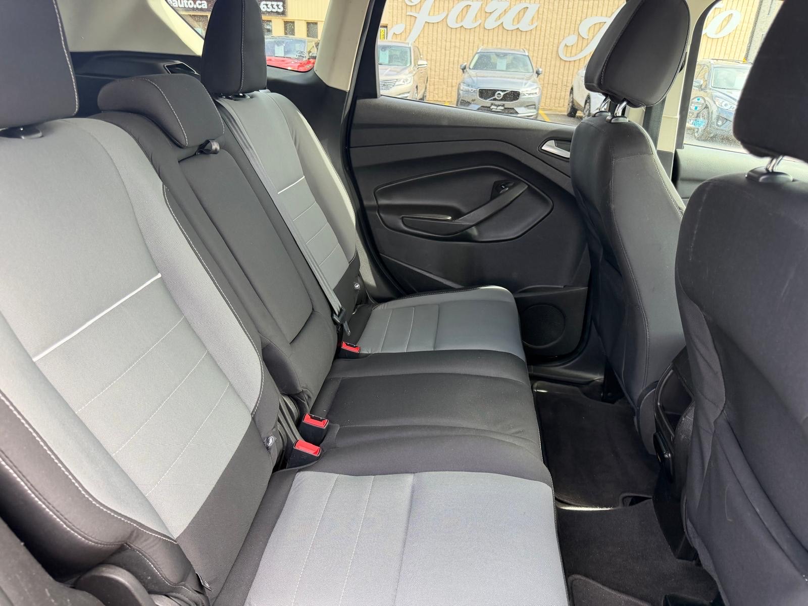 /carage/2015-Ford-Escape-70542883286668.jpg