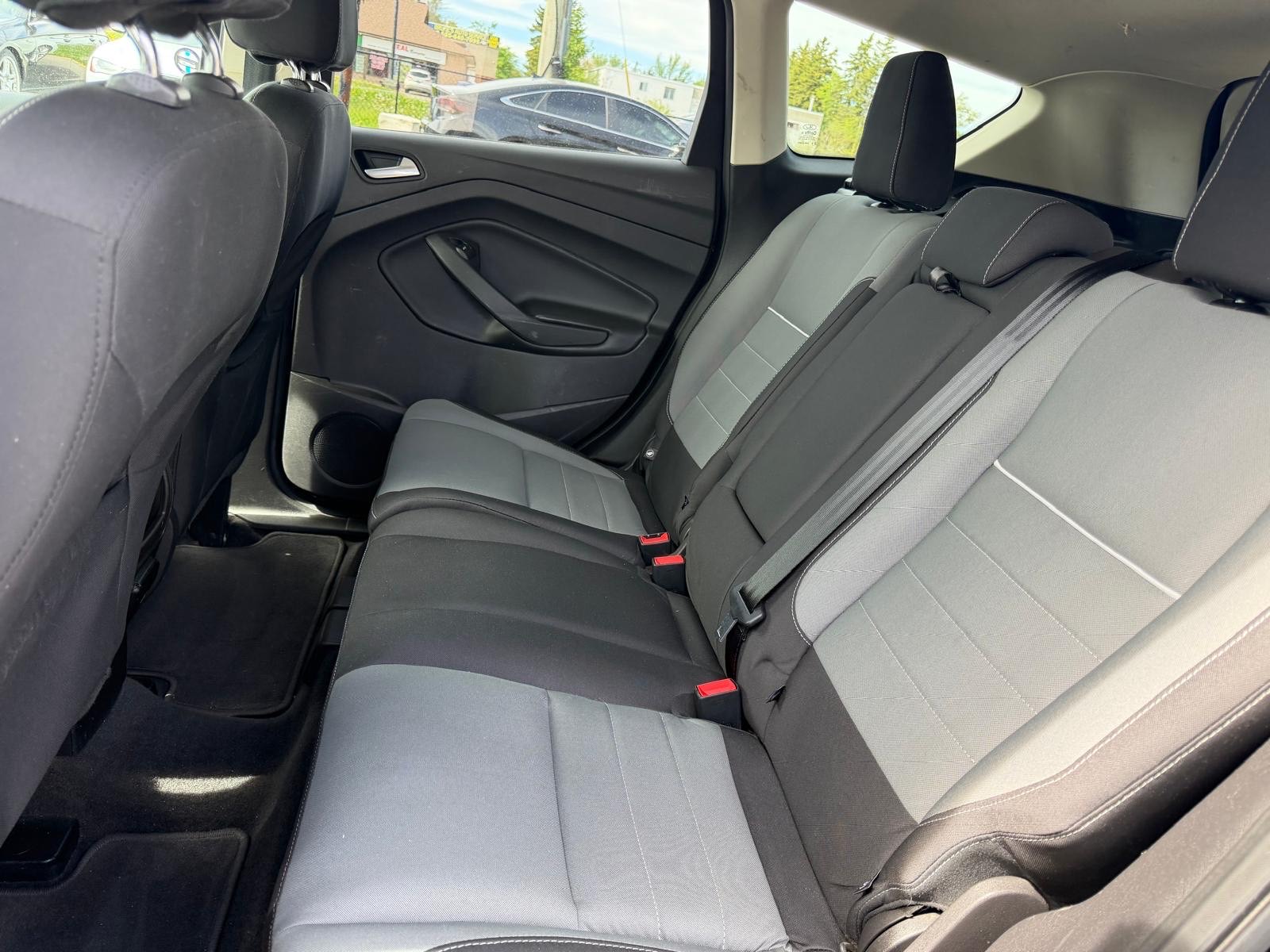 /carage/2015-Ford-Escape-8489629624080741.jpg
