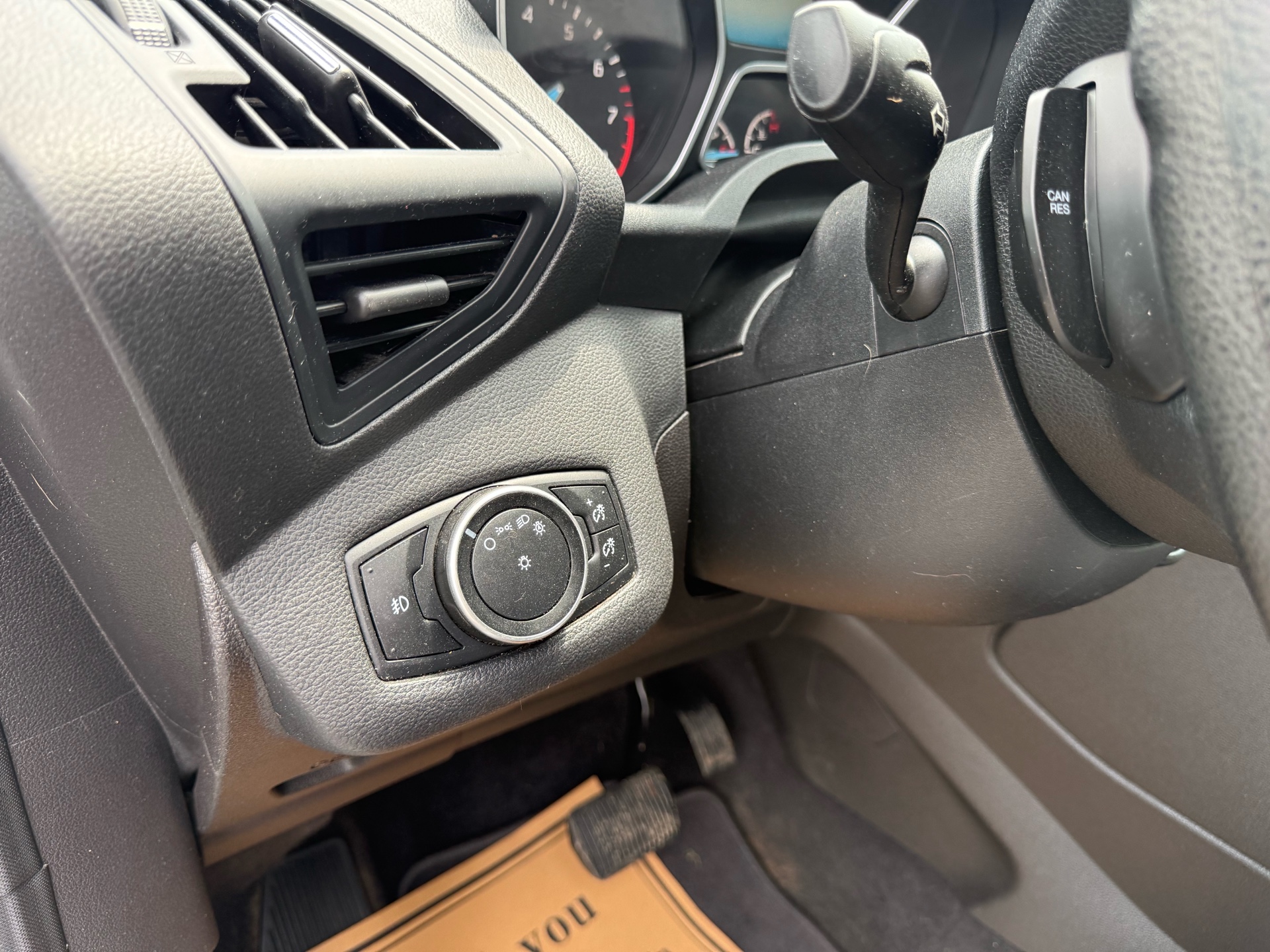/carage/2015-Ford-Escape-9211921791302509.jpg