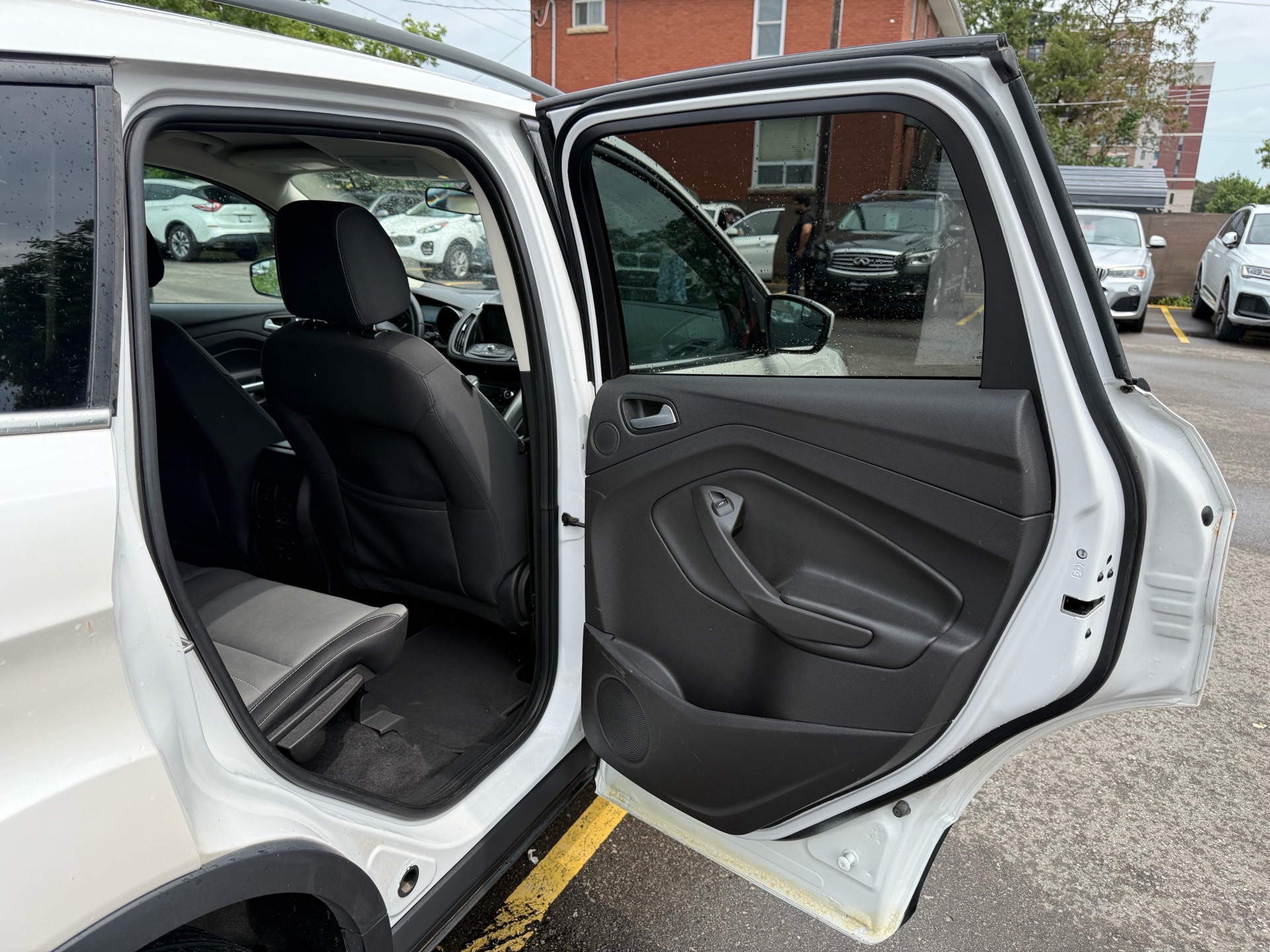 /carage/2015-Ford-Escape-9341495672292213.jpg