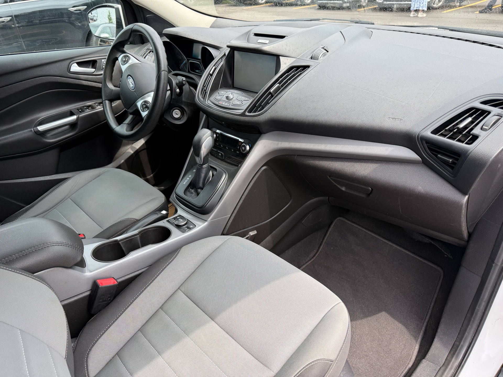 /carage/2015-Ford-Escape-976966895759031.jpg