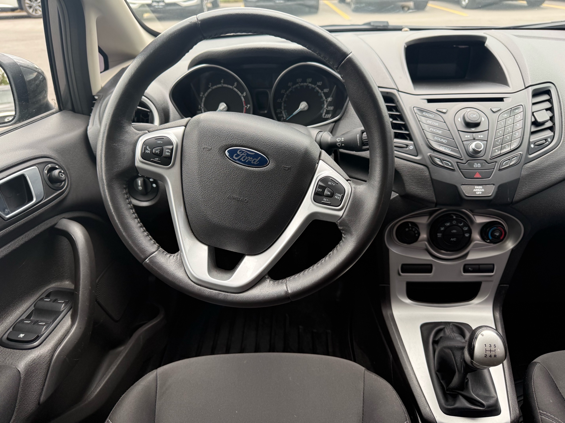 /carage/2015-Ford-Fiesta-1064563647944774.jpg