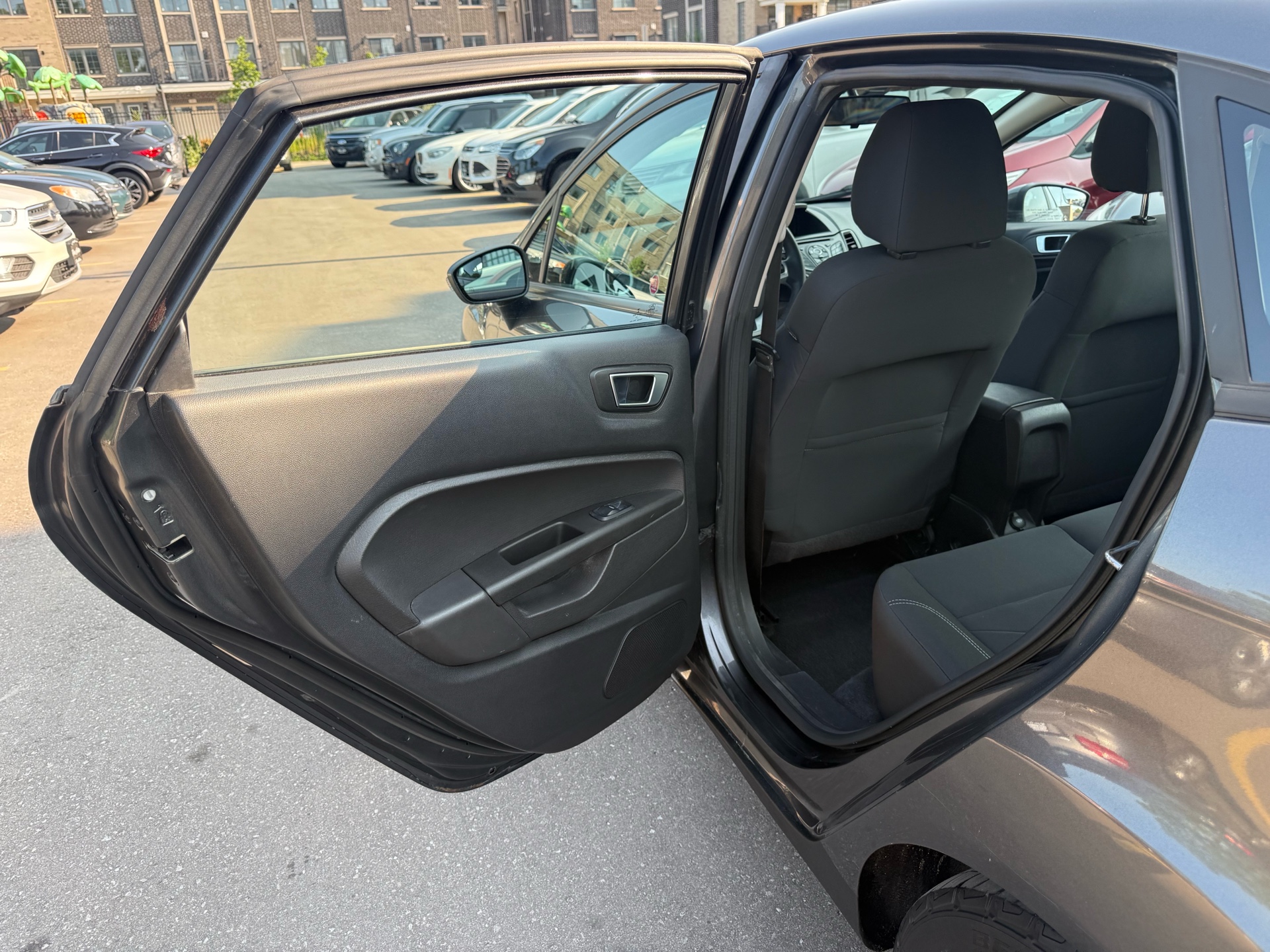 /carage/2015-Ford-Fiesta-33356907799672353.jpg