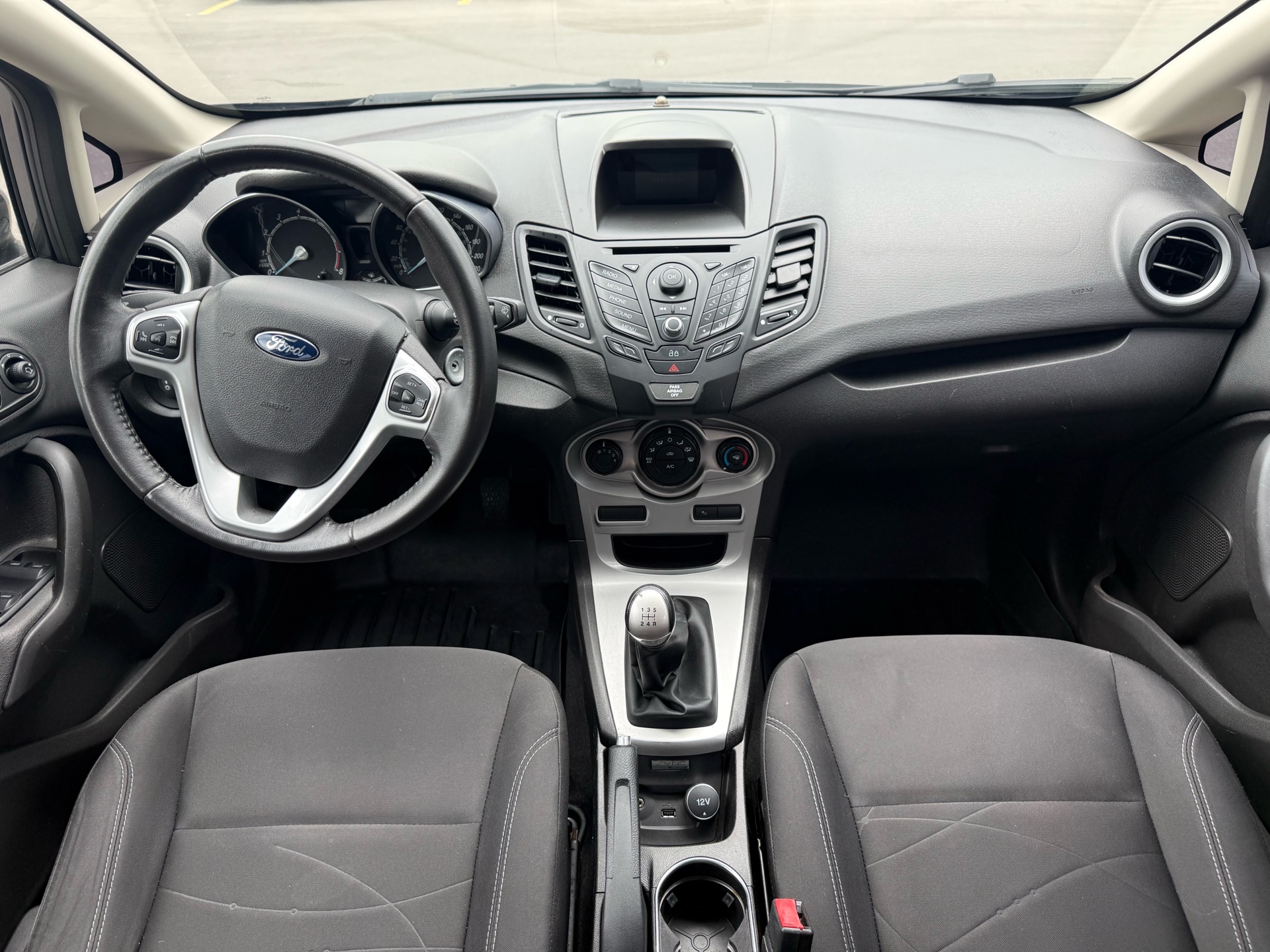/carage/2015-Ford-Fiesta-41918441303060083.jpg