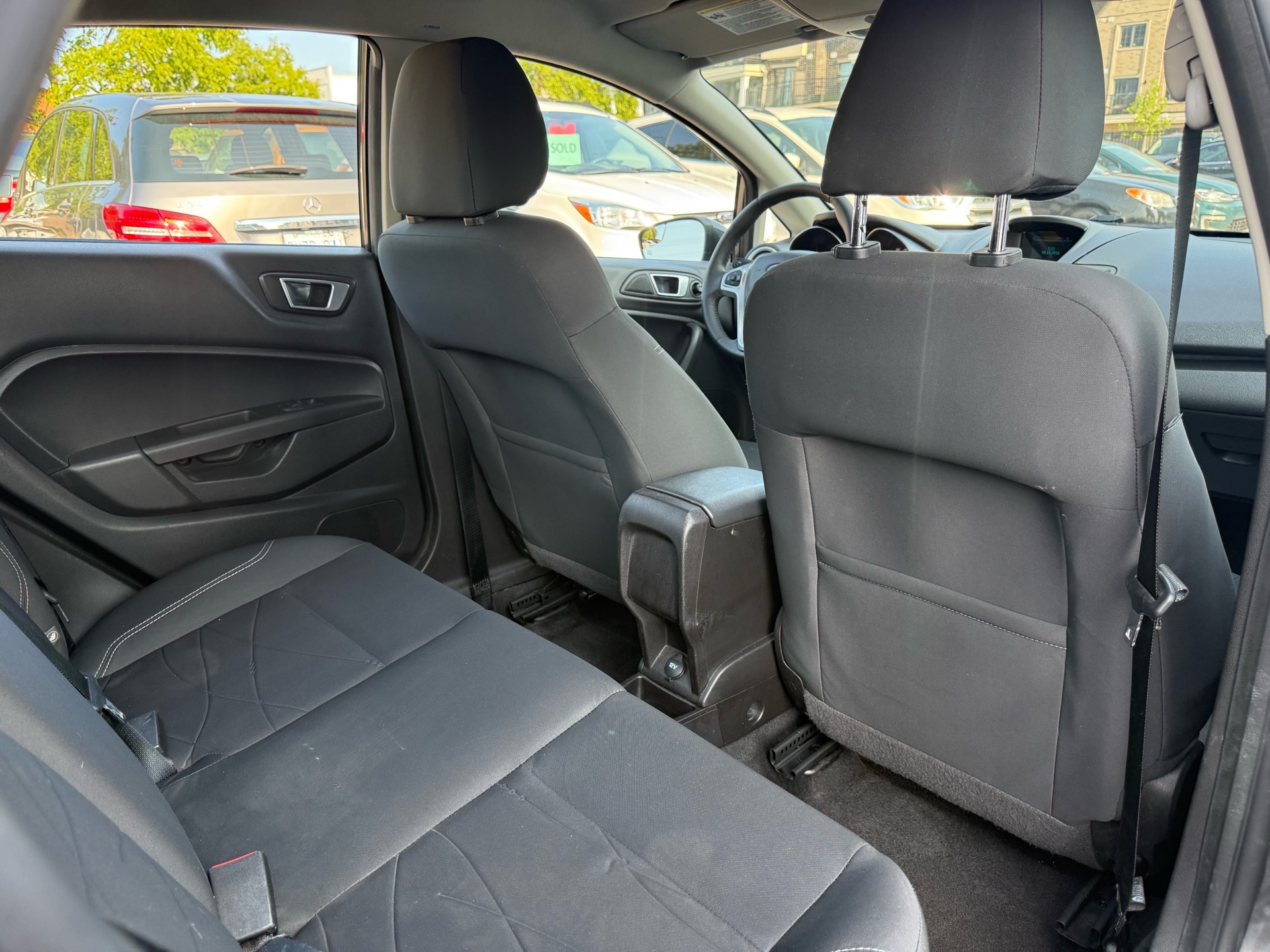 /carage/2015-Ford-Fiesta-5641535160458637.jpg