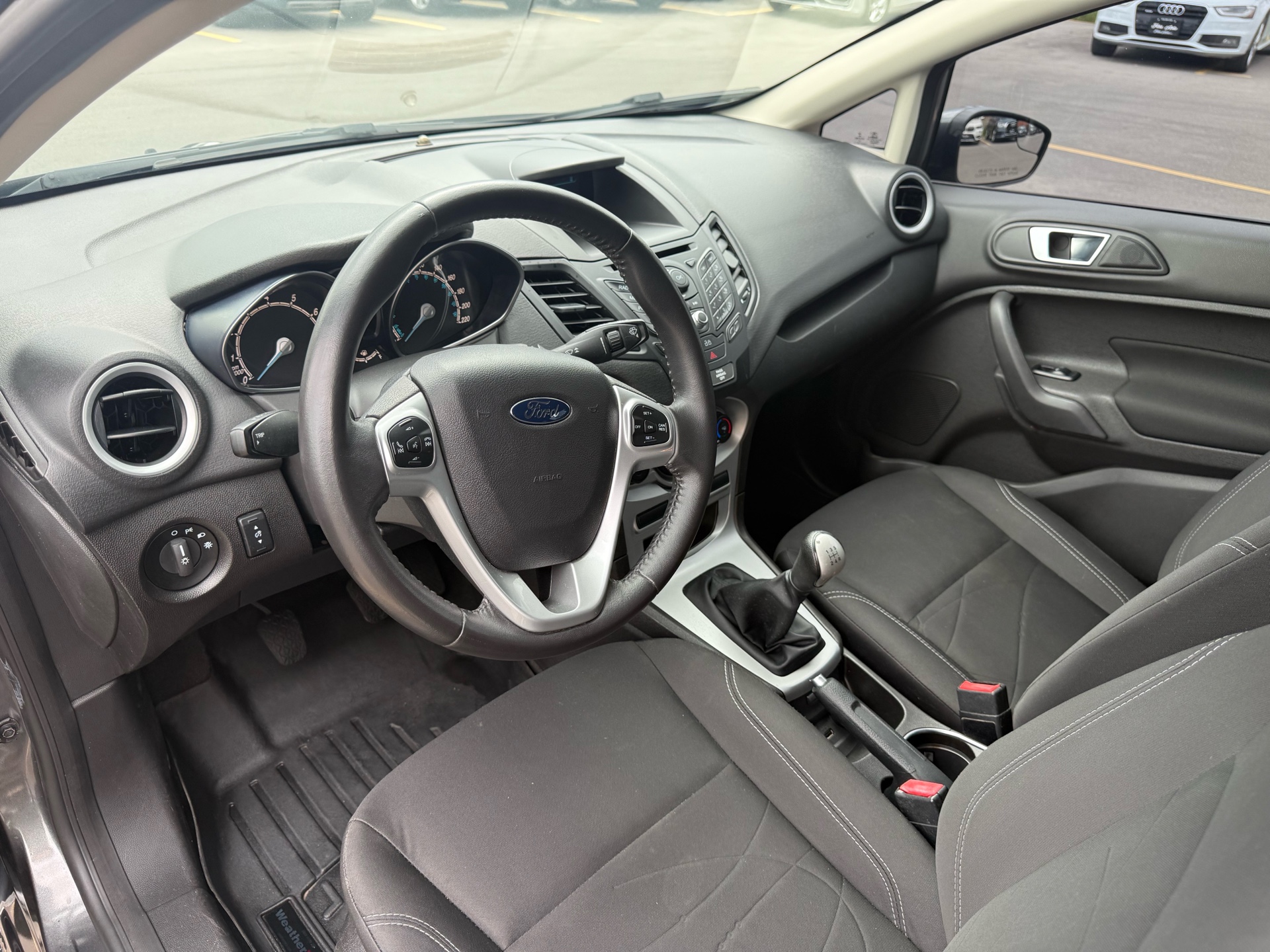 /carage/2015-Ford-Fiesta-6317533889854141.jpg