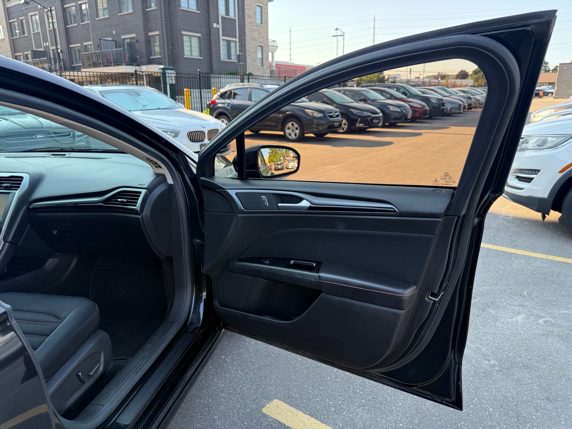 /carage/2015-Ford-Fusion-27121688860914195.jpg
