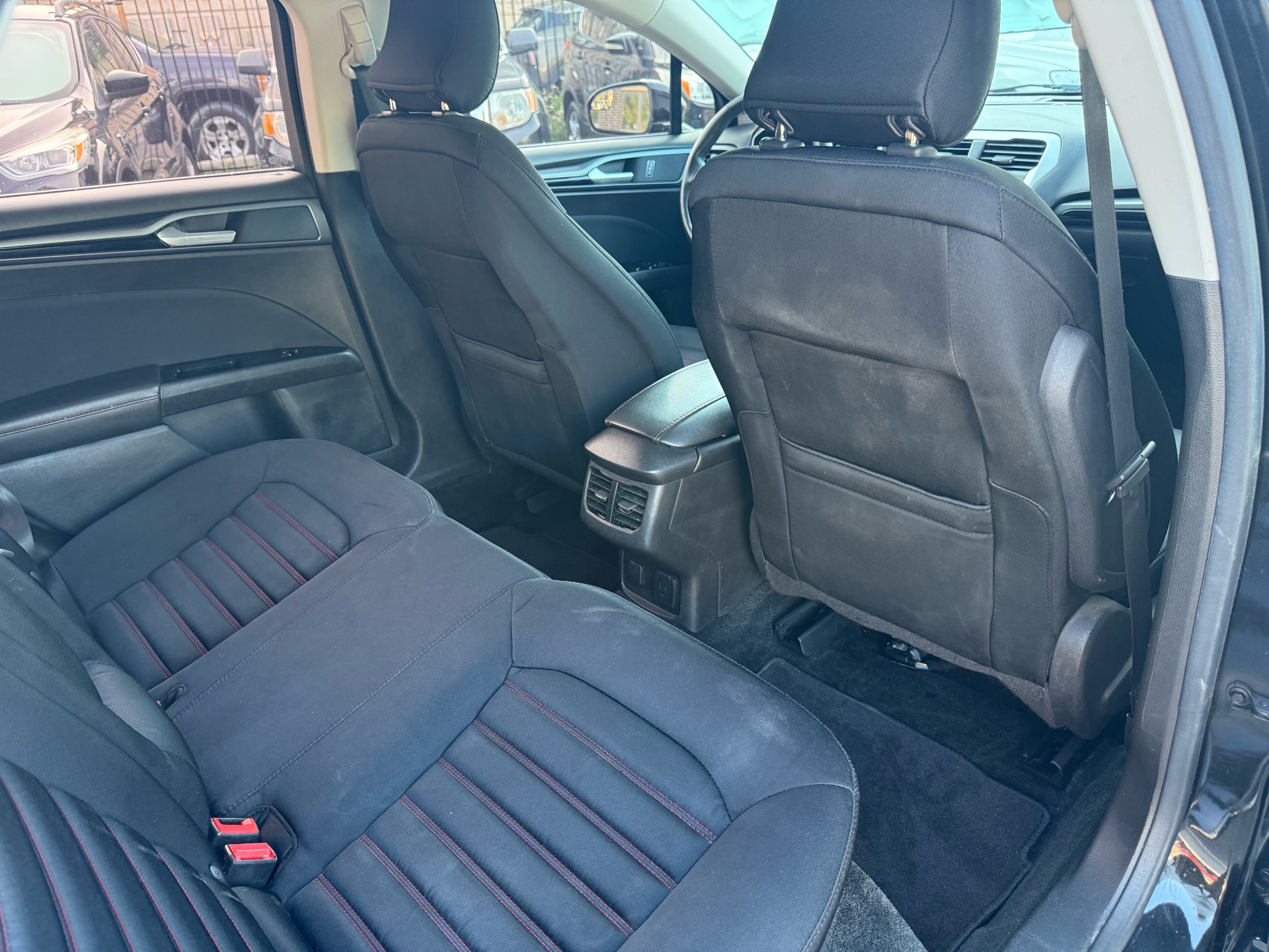 /carage/2015-Ford-Fusion-7504850199573998.jpg