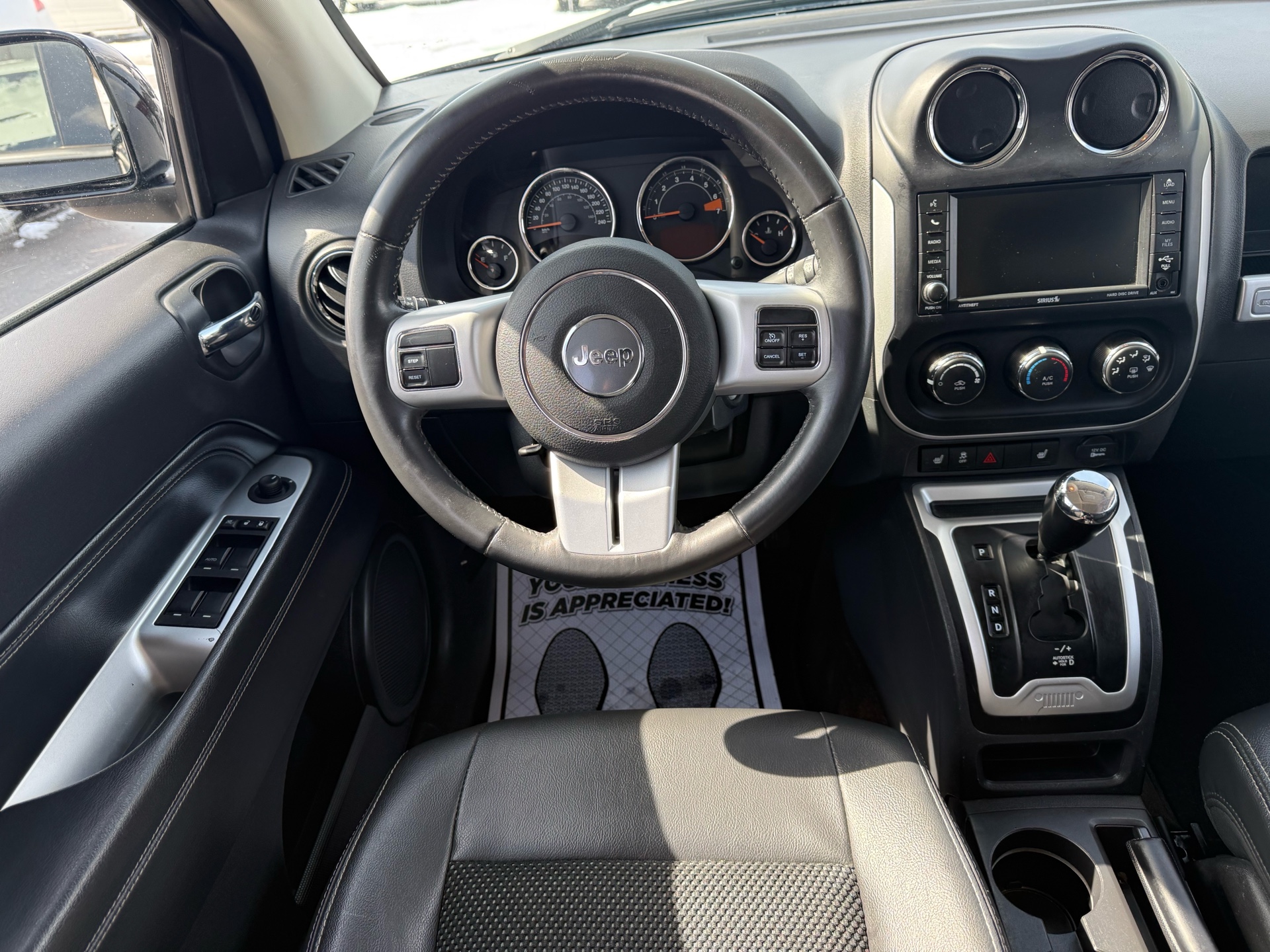 /carage/2015-Jeep-Compass-08346262099679214.jpg