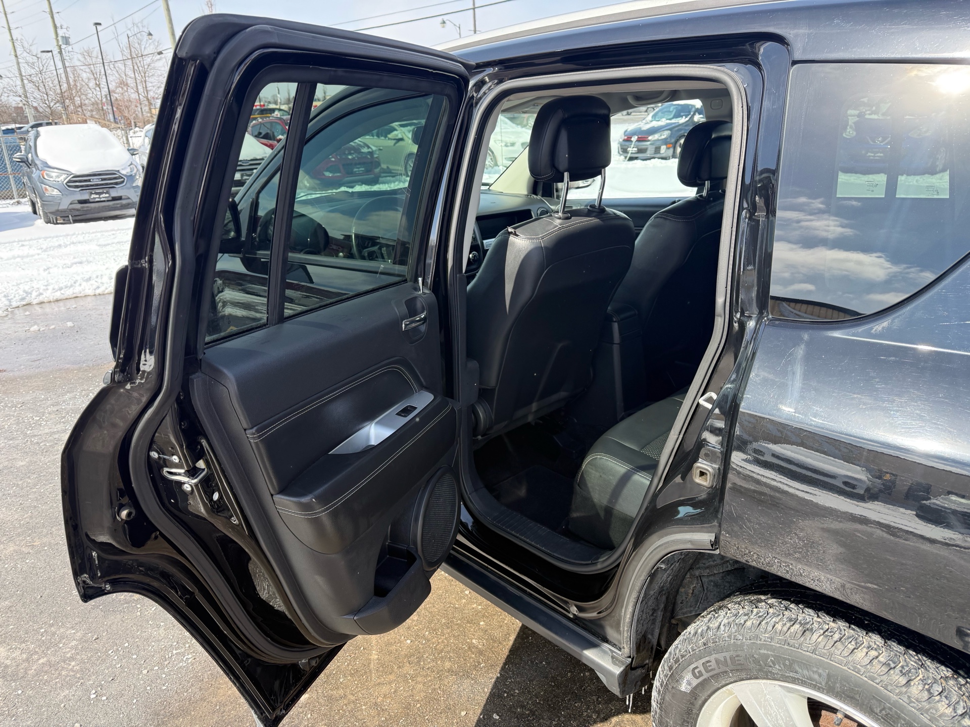 /carage/2015-Jeep-Compass-4742467687764278.jpg