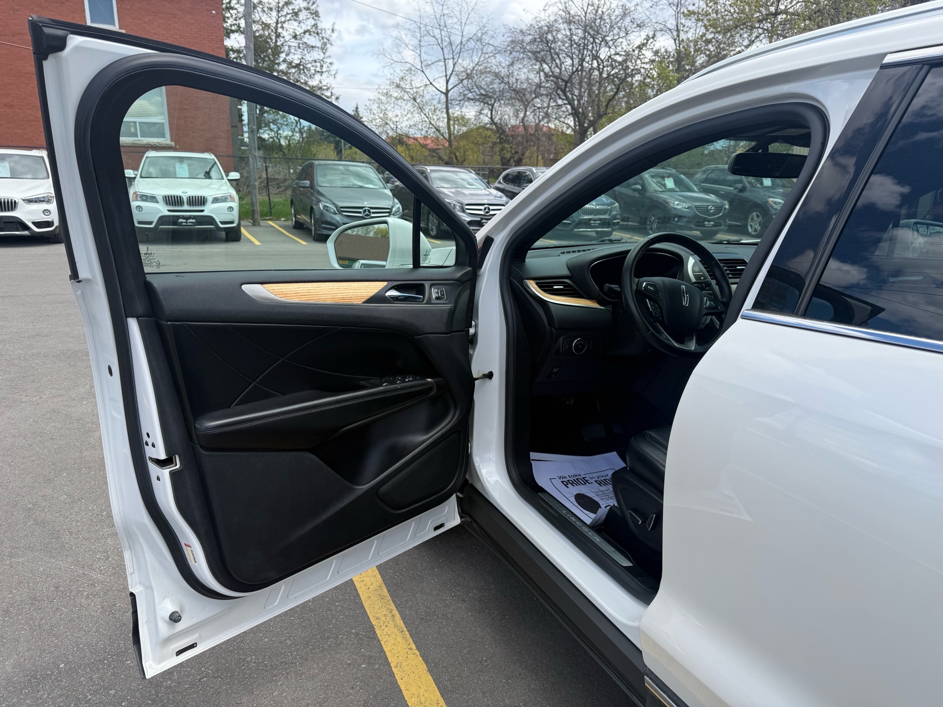 /carage/2015-Lincoln-MKC-11389036256892071.jpg