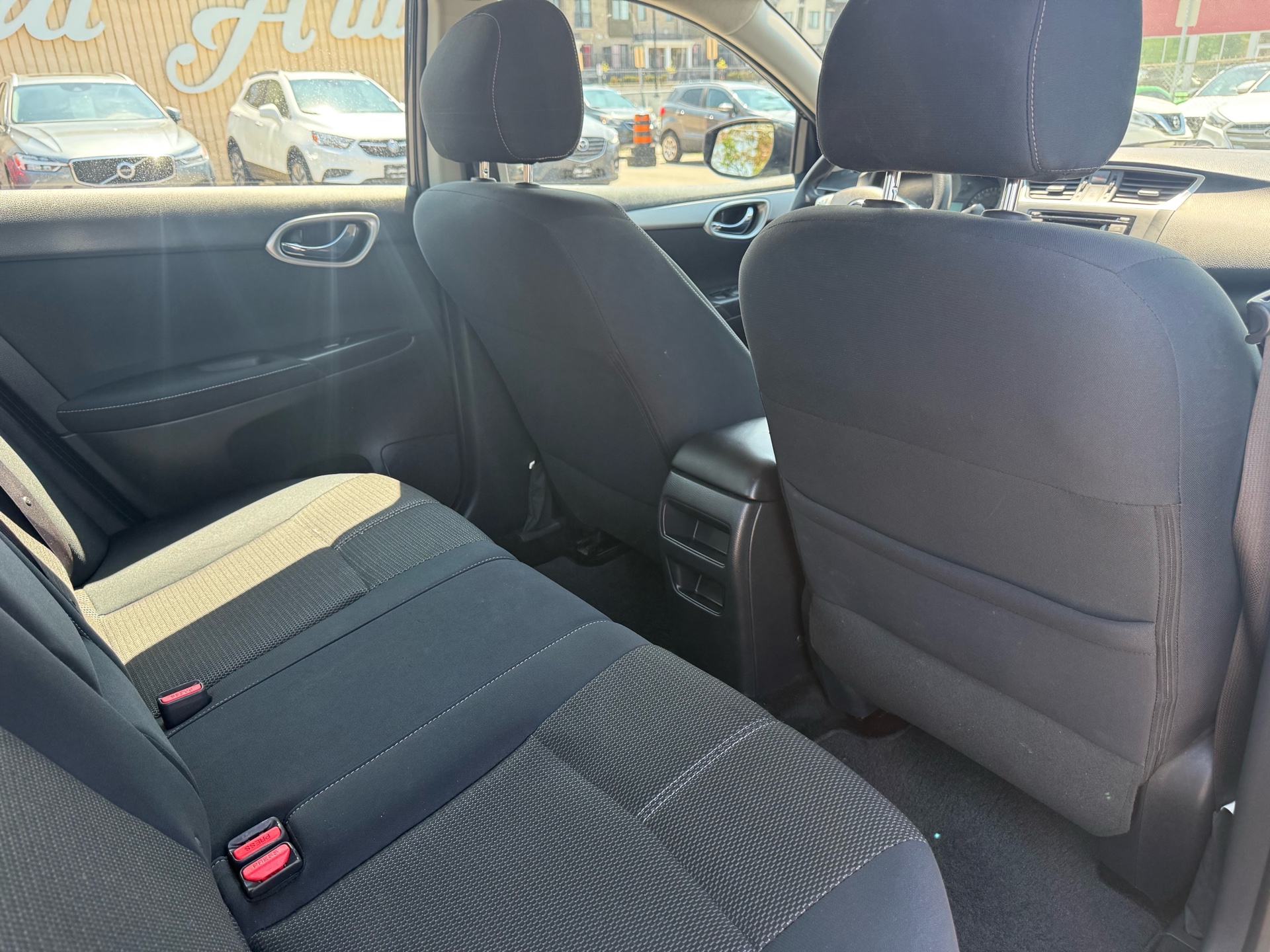 /carage/2015-Nissan-Sentra-056685953405704925.jpg