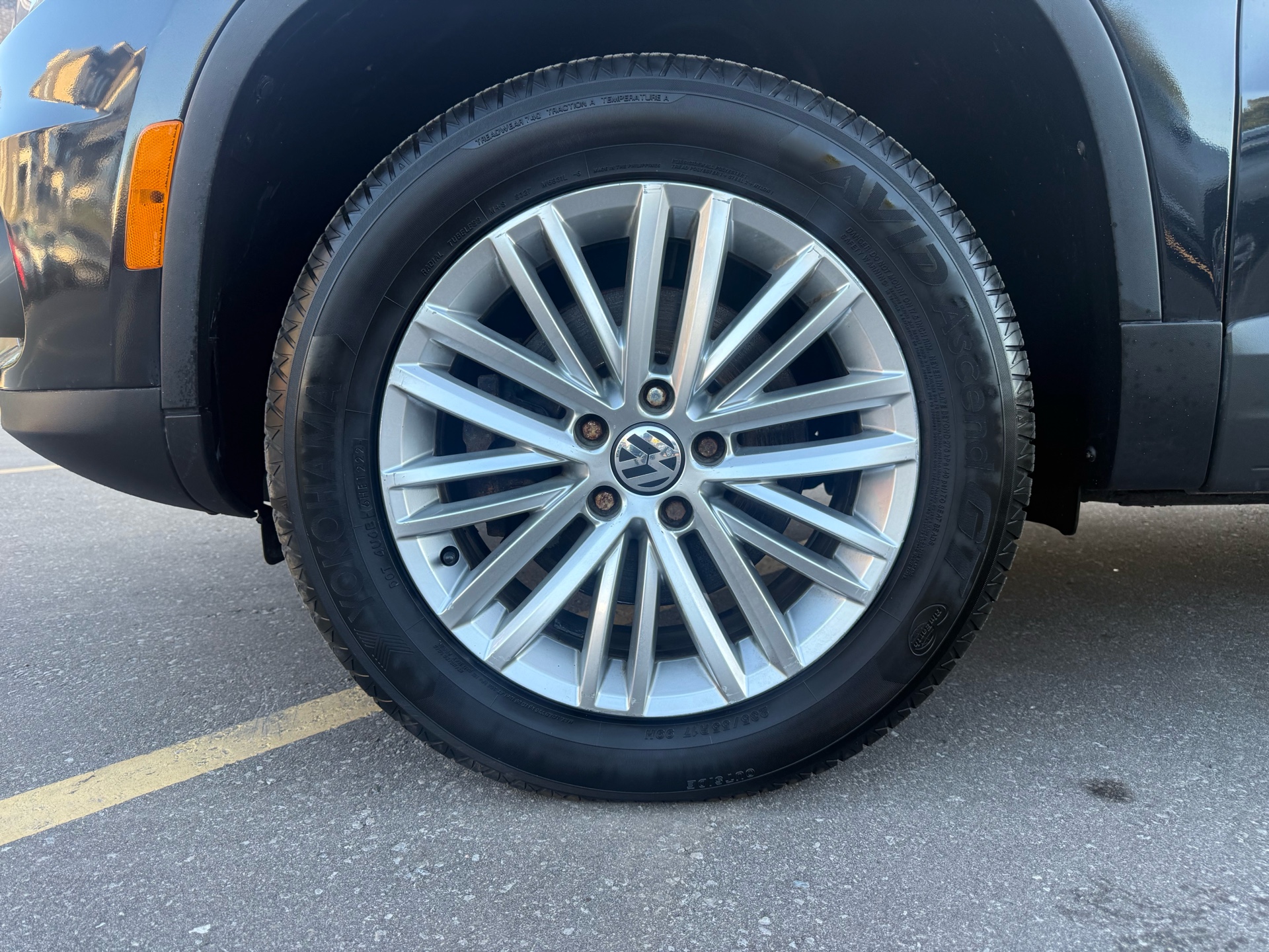 /carage/2015-Volkswagen-Tiguan-3903499529491319.jpg