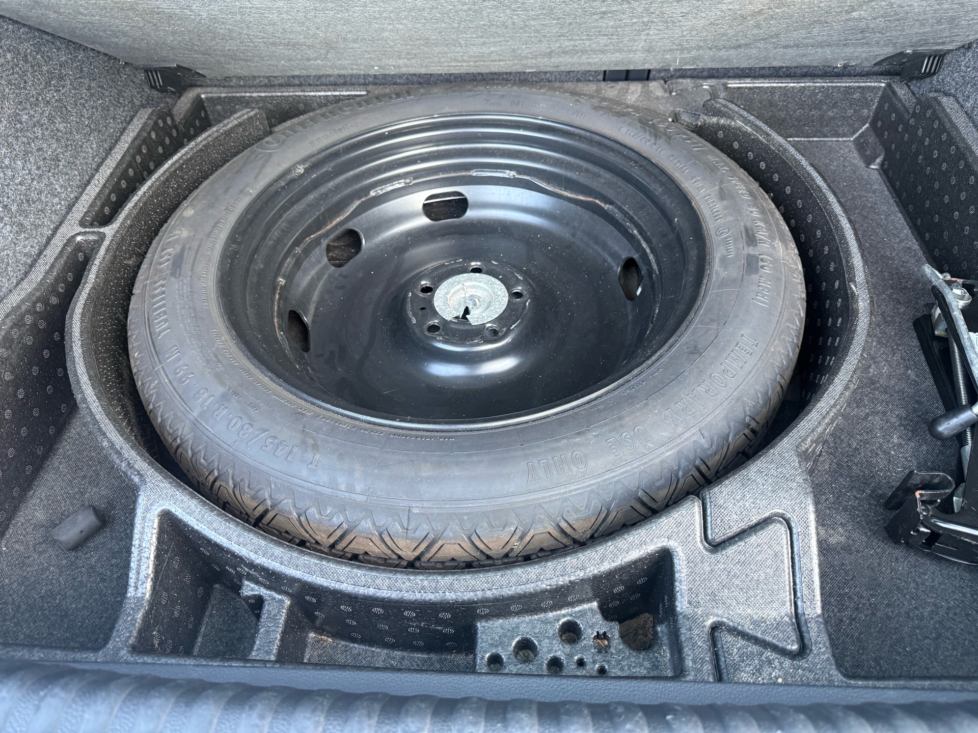 /carage/2015-Volkswagen-Tiguan-48264826696413654.jpg