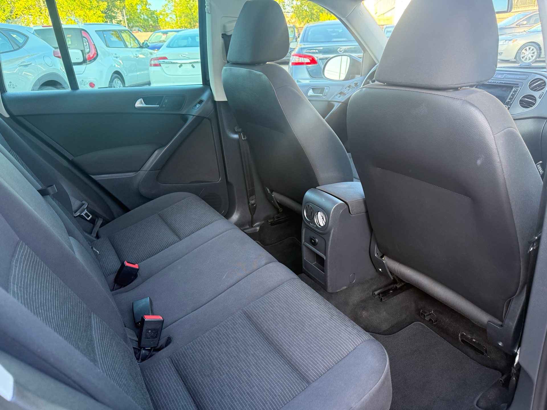 /carage/2015-Volkswagen-Tiguan-7005949953480917.jpg